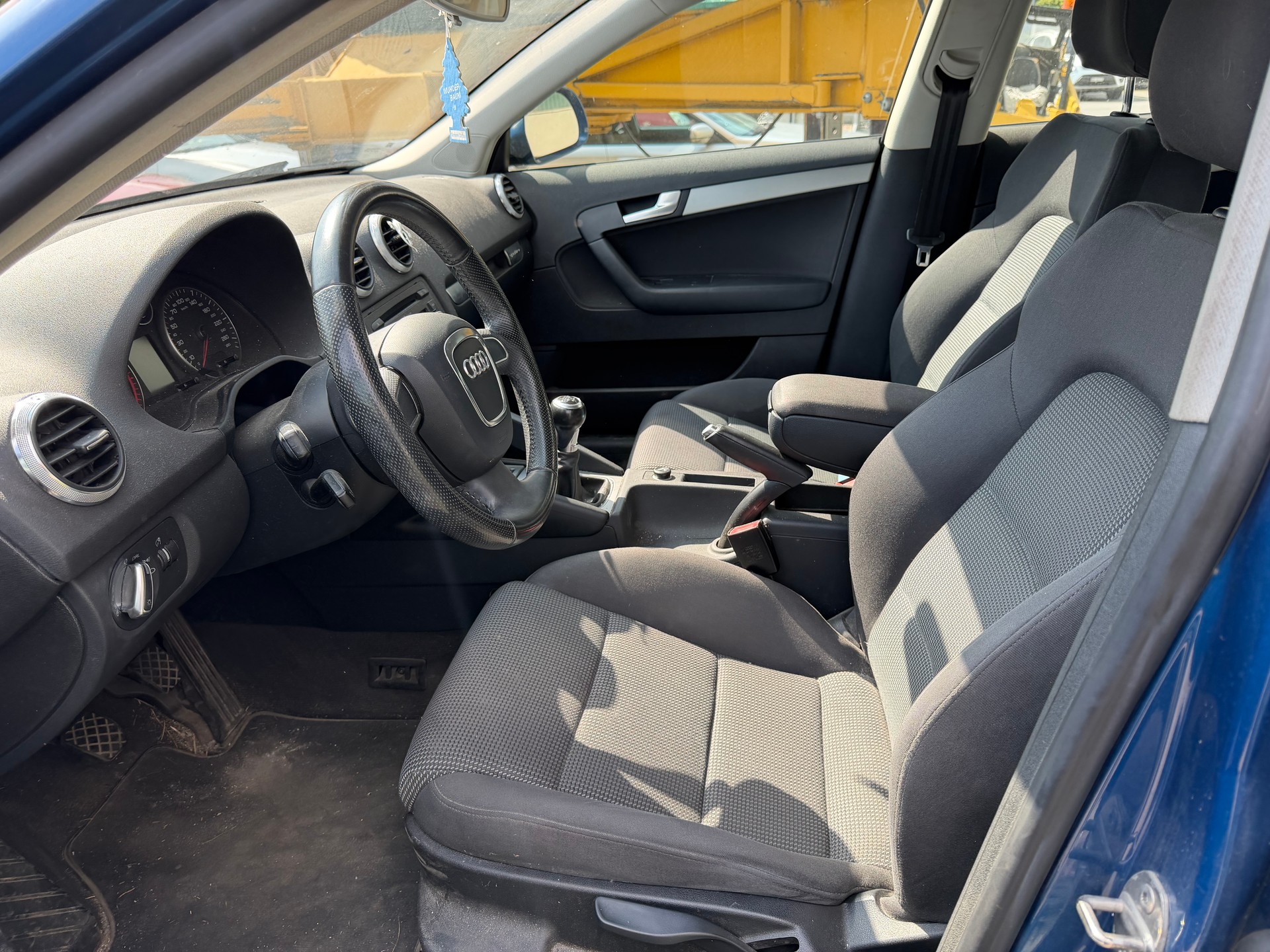 AUDI A3 Sportback 1.8 TFSI Ambiente quattro-image-1