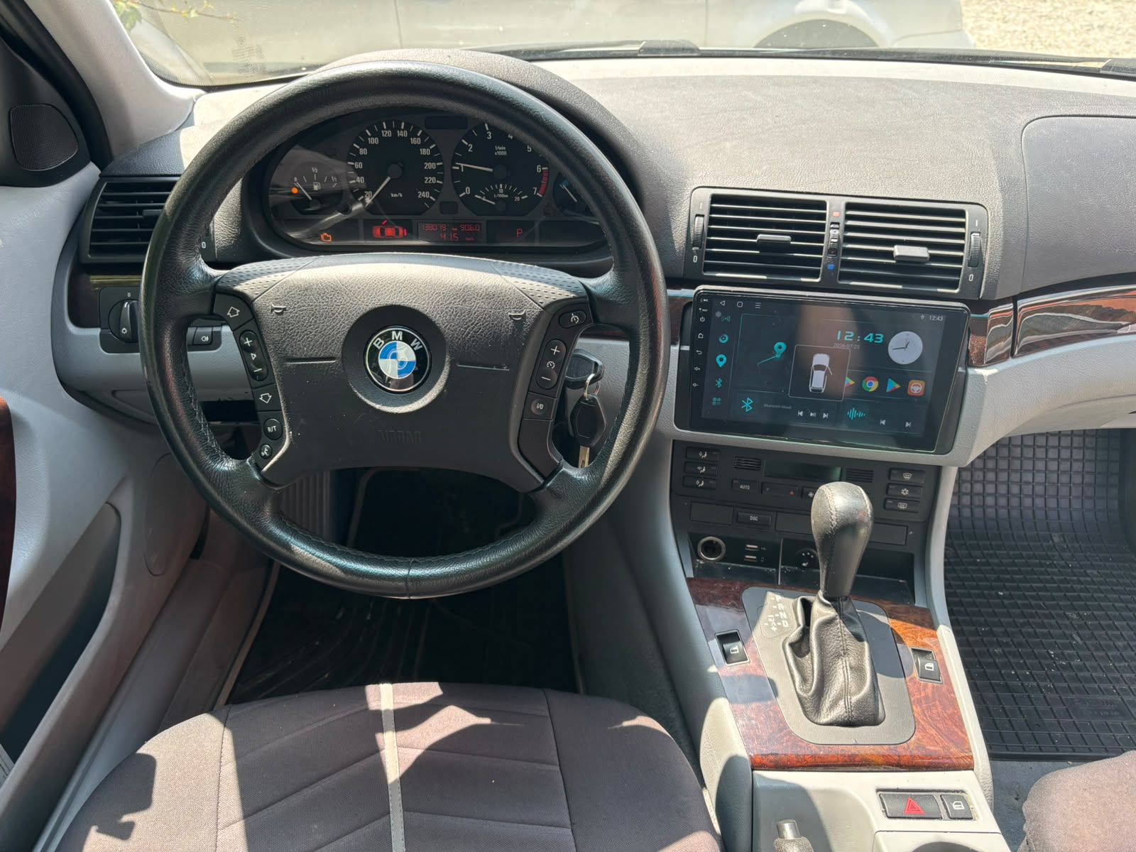 BMW 318i Steptronic-image-3