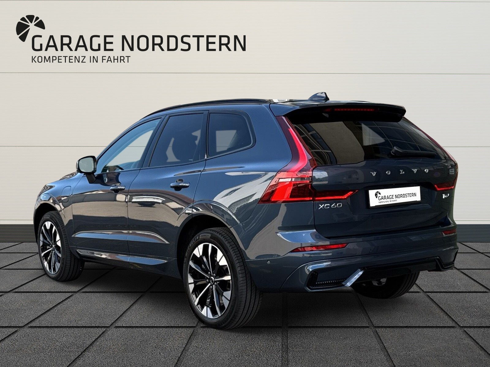 VOLVO XC60 2.0 T6 TE Ultra Dark eAWD-image-2