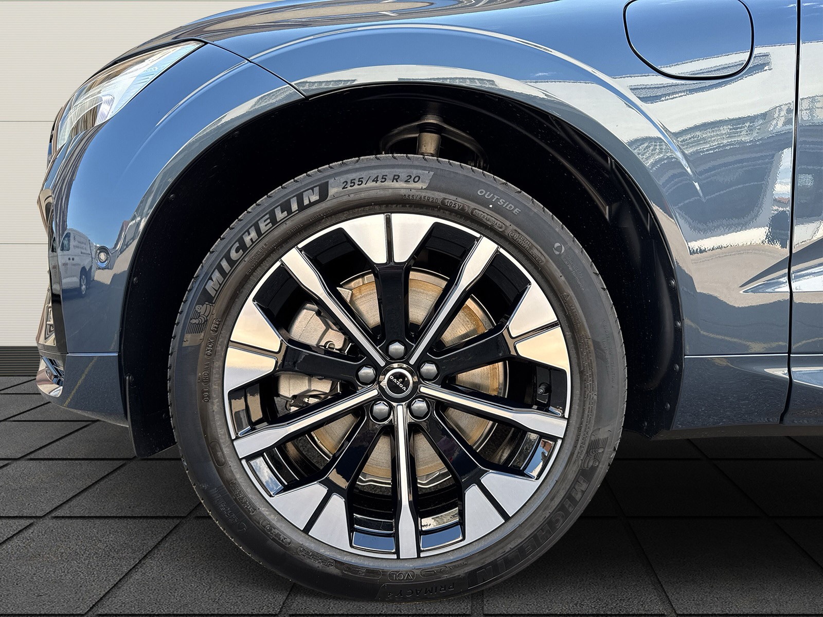 VOLVO XC60 2.0 T6 TE Ultra Dark eAWD-image-4