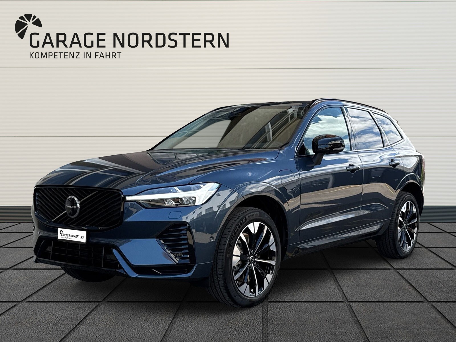 VOLVO XC60 2.0 T6 TE Ultra Dark eAWD-image-0