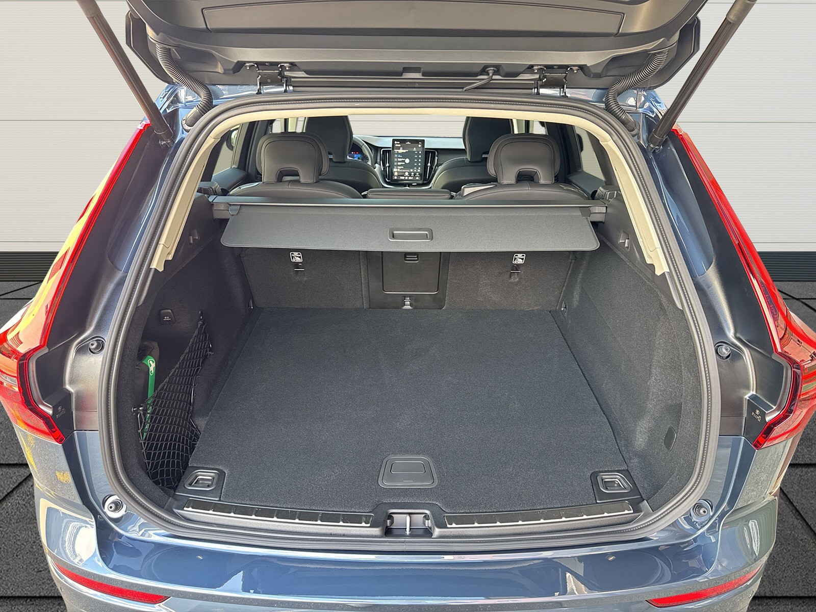 VOLVO XC60 2.0 T6 TE Ultra Dark eAWD-image-10