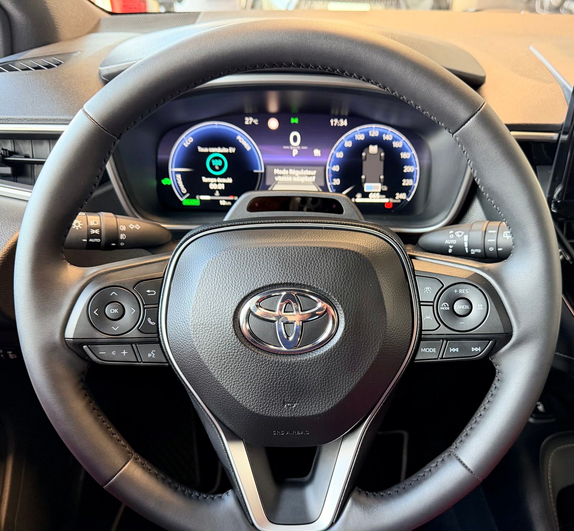 TOYOTA Corolla Touring Sports 1.8 HSD Trend e-CVT-image-10