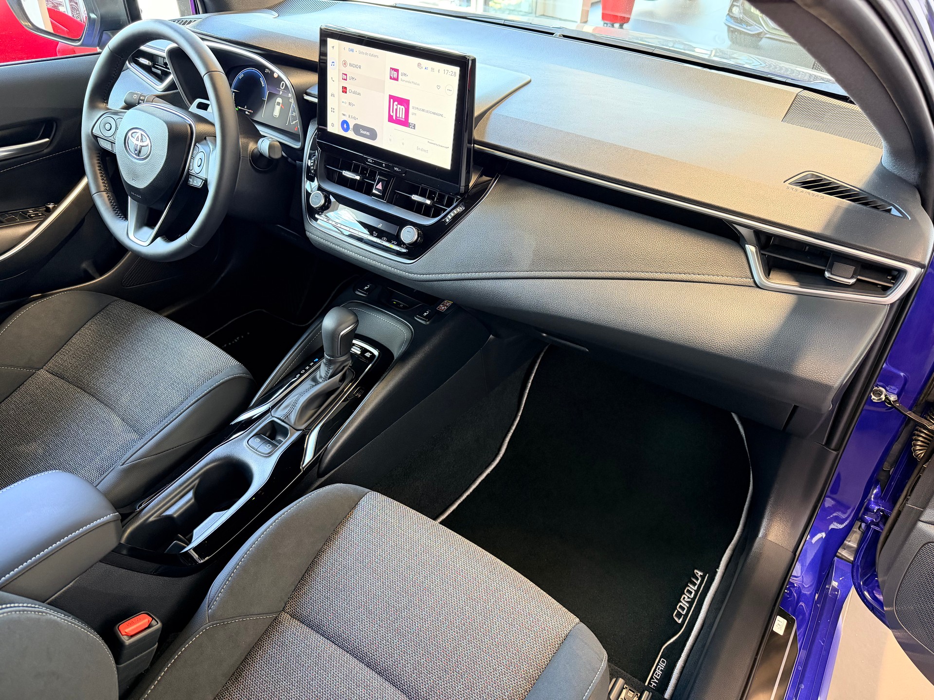 TOYOTA Corolla Touring Sports 1.8 HSD Trend e-CVT-image-7