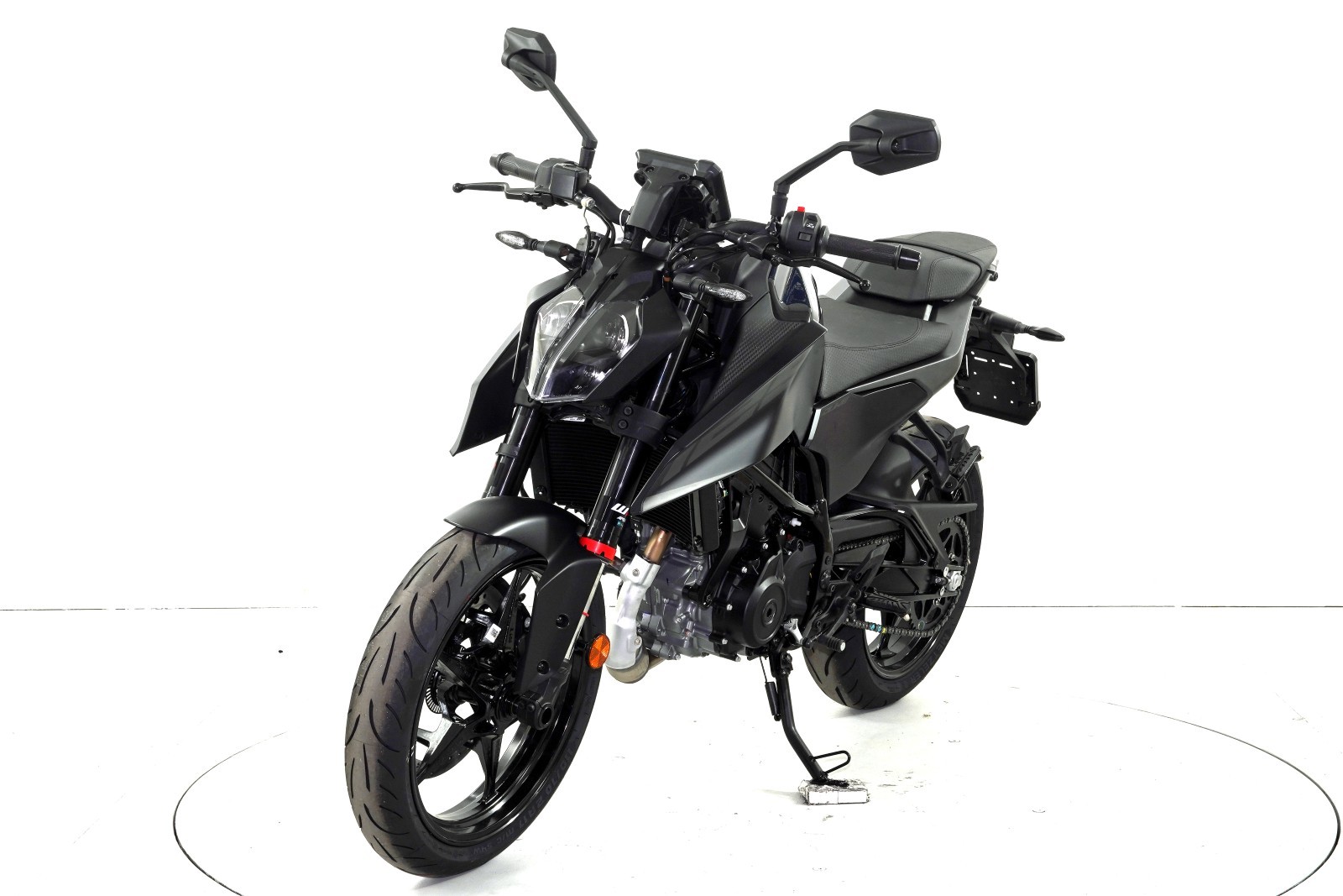 KTM Duke 125 ABS-showroom-element-2