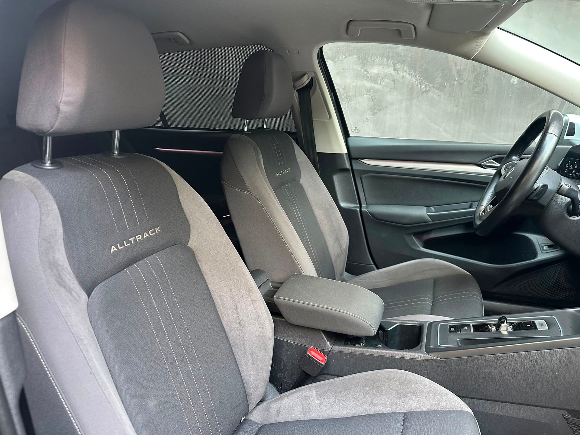 VW Golf 2.0 TDI Alltrack DSG 4Motion-image-11