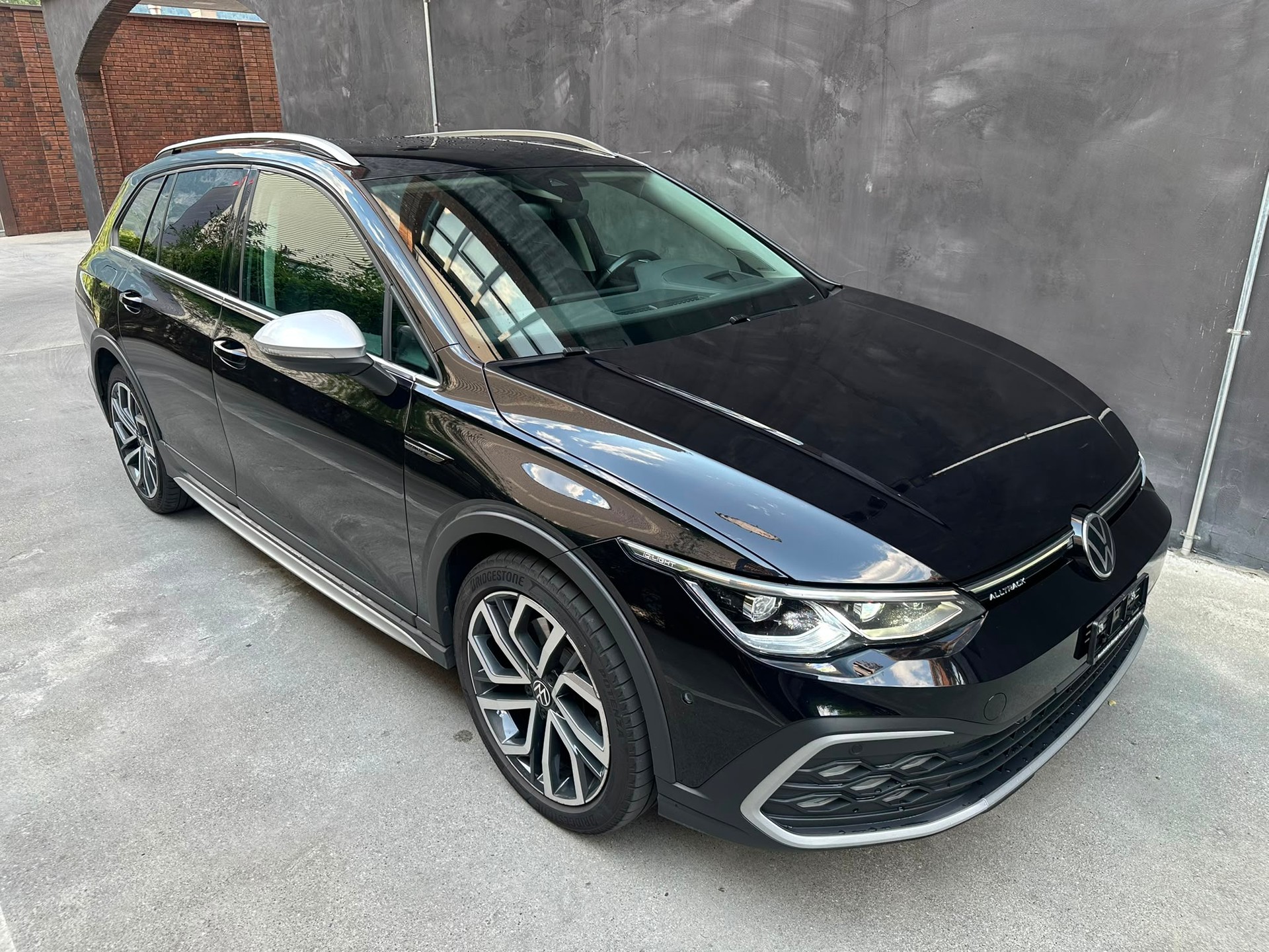 VW Golf 2.0 TDI Alltrack DSG 4Motion-image-7