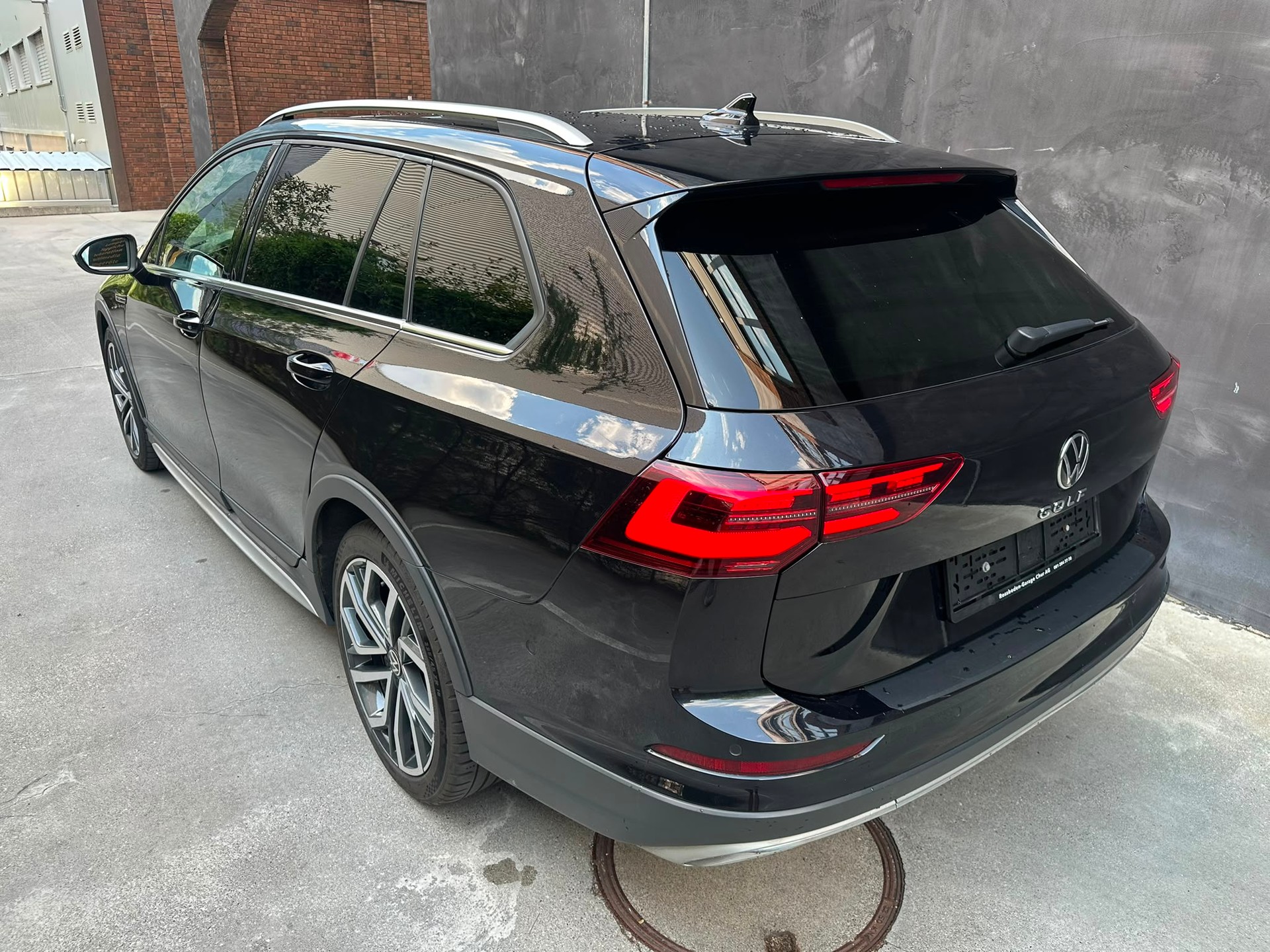 VW Golf 2.0 TDI Alltrack DSG 4Motion-image-4