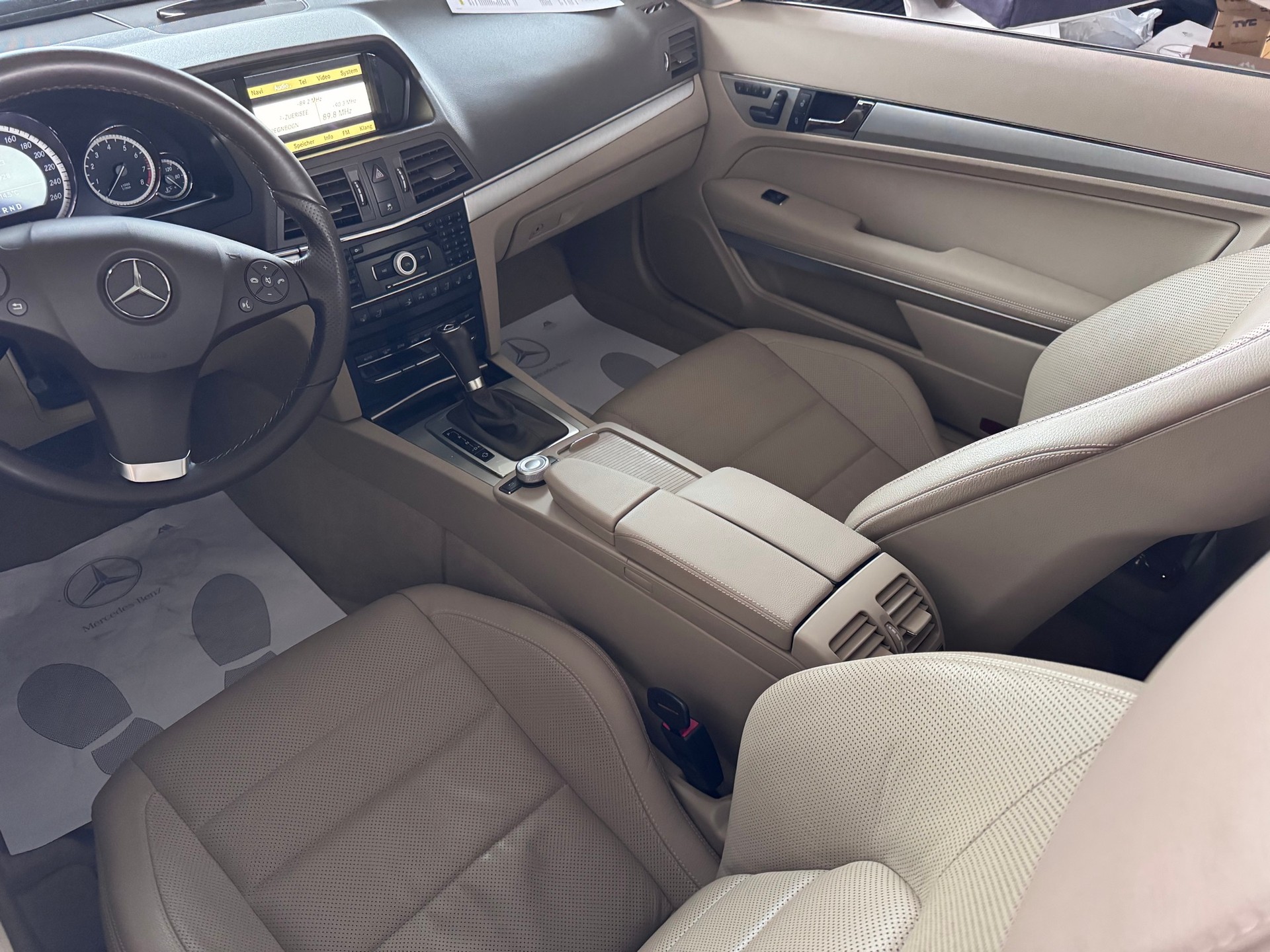 MERCEDES-BENZ E 350 CGI BlueEF-image-4