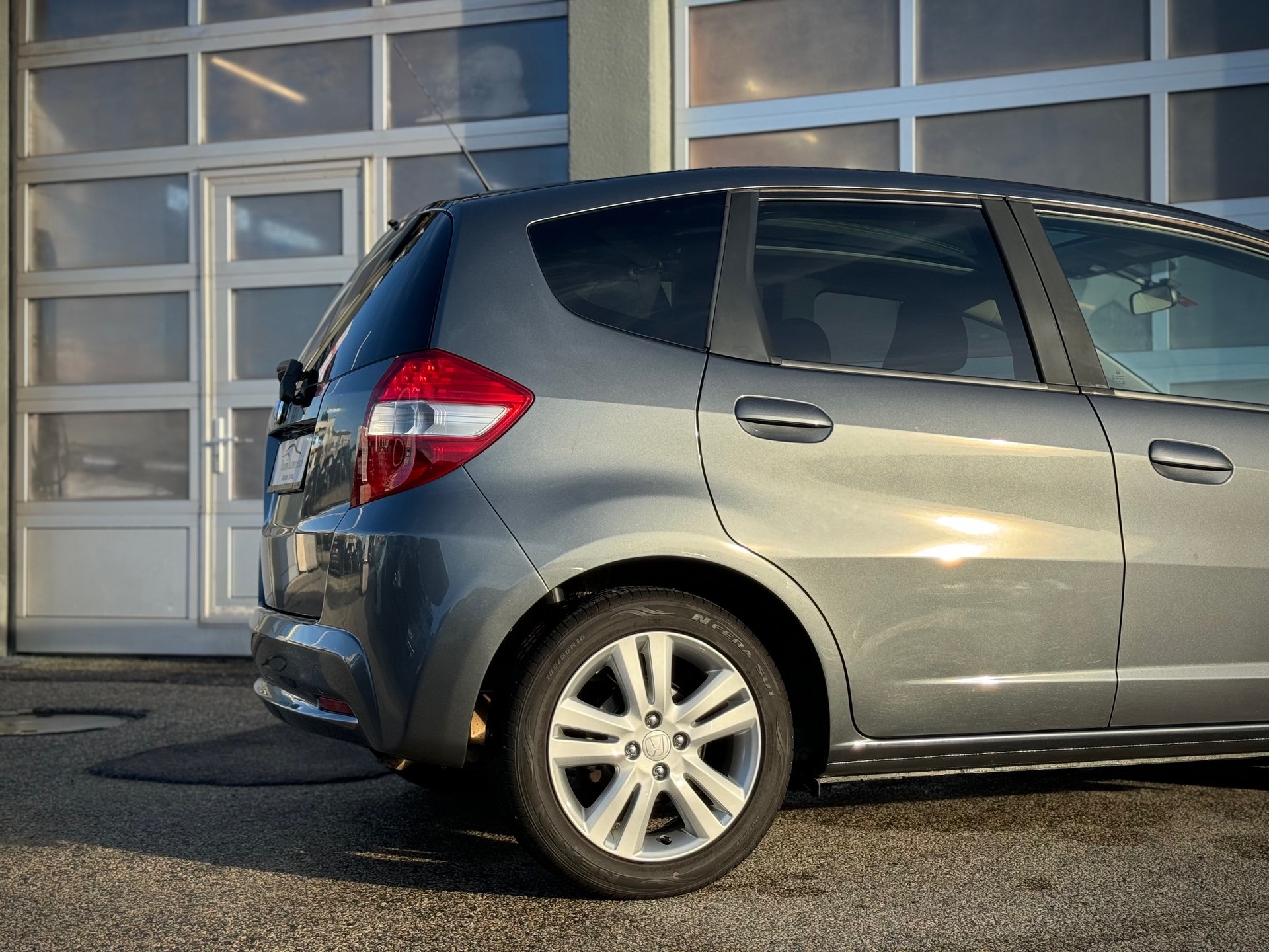 HONDA Jazz 1.4i Elegance CVT - Véhicule Suisse (CH)-image-4