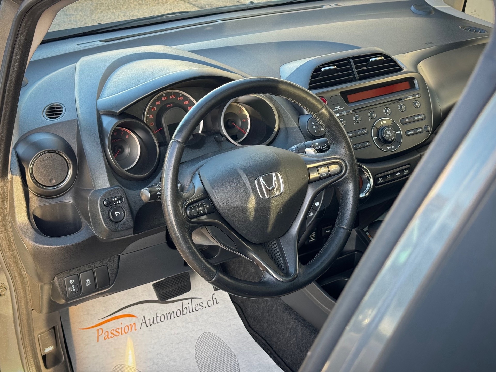HONDA Jazz 1.4i Elegance CVT - Véhicule Suisse (CH)-image-10