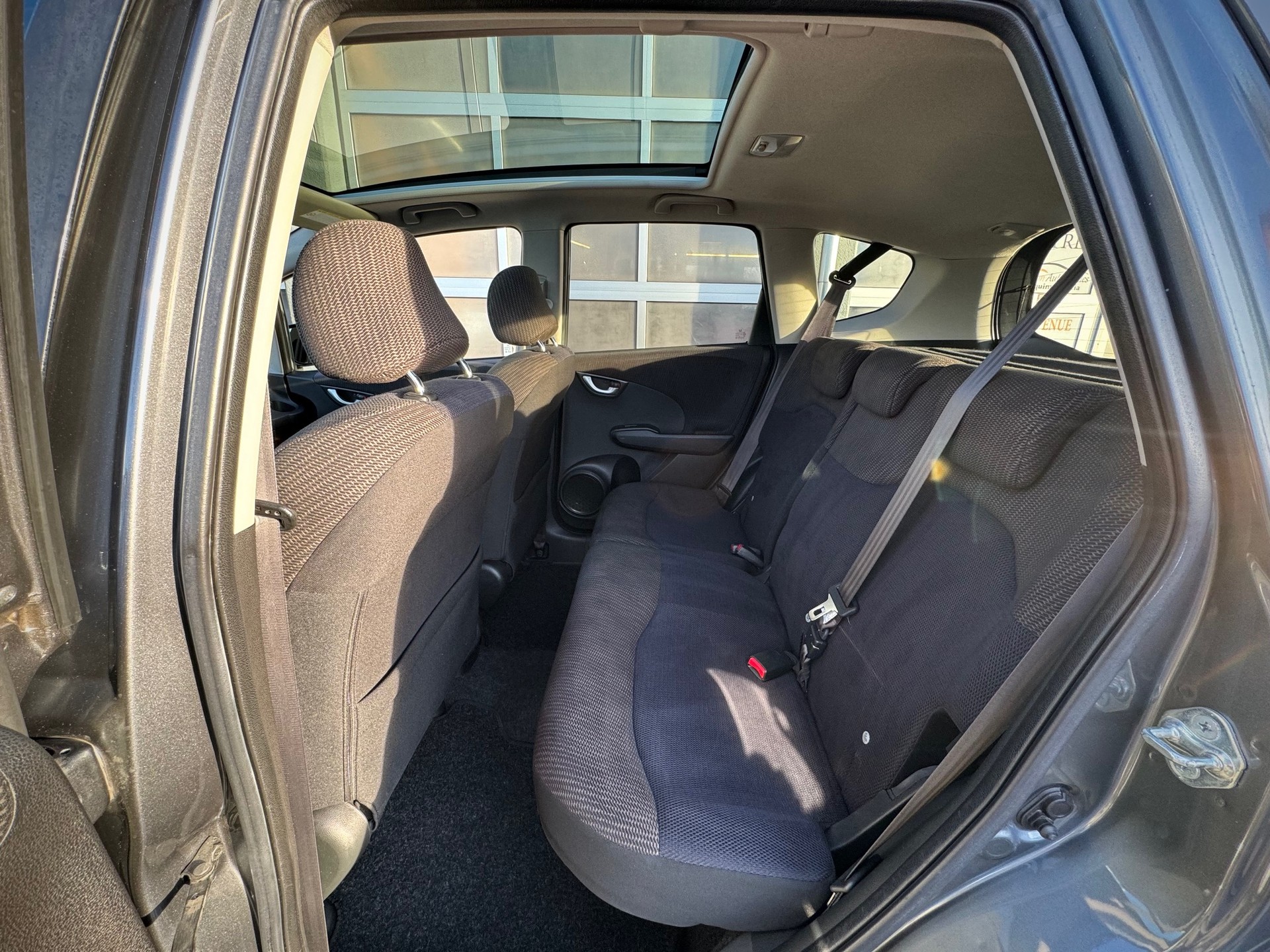 HONDA Jazz 1.4i Elegance CVT - Véhicule Suisse (CH)-image-8