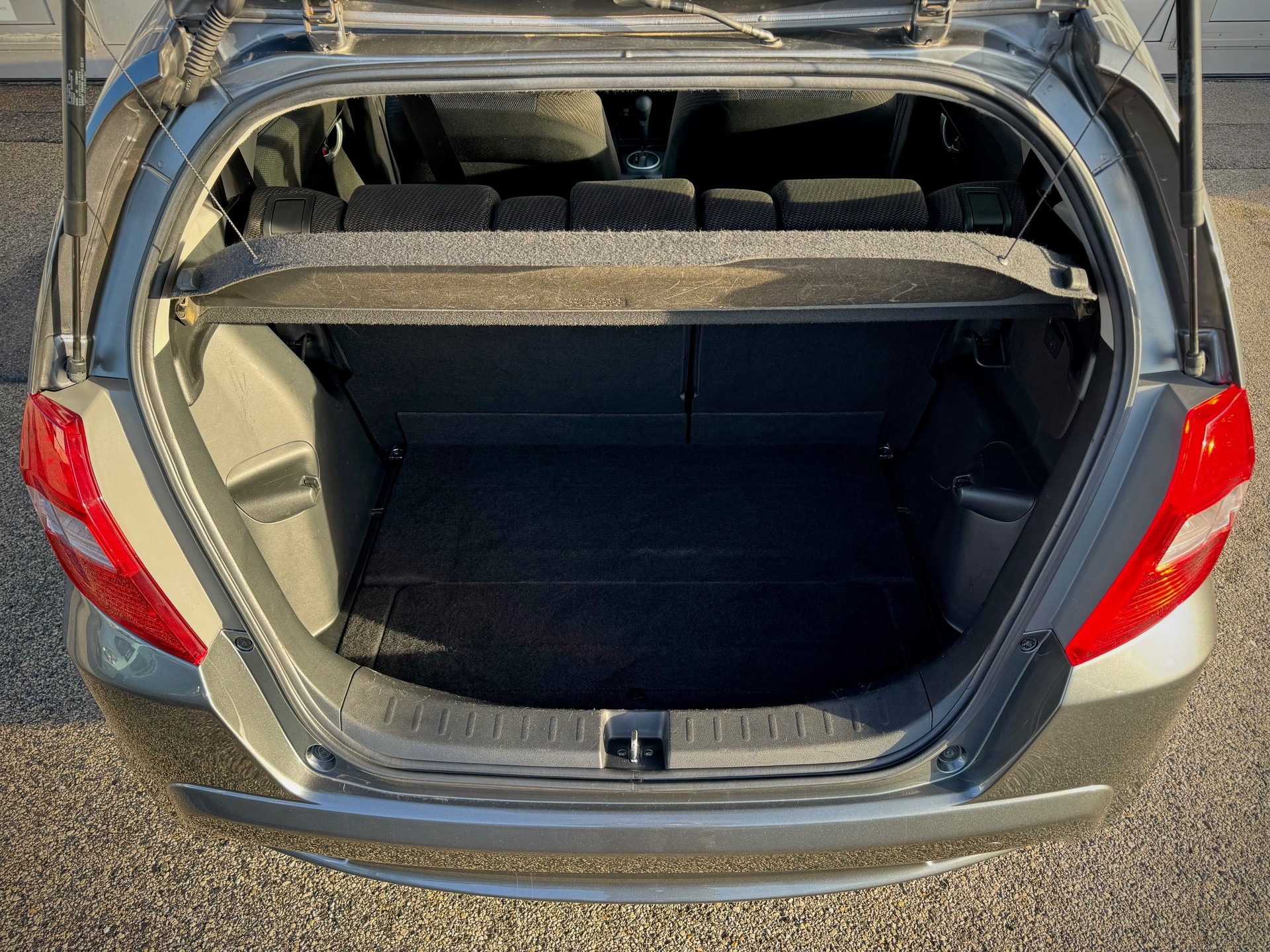 HONDA Jazz 1.4i Elegance CVT - Véhicule Suisse (CH)-image-14