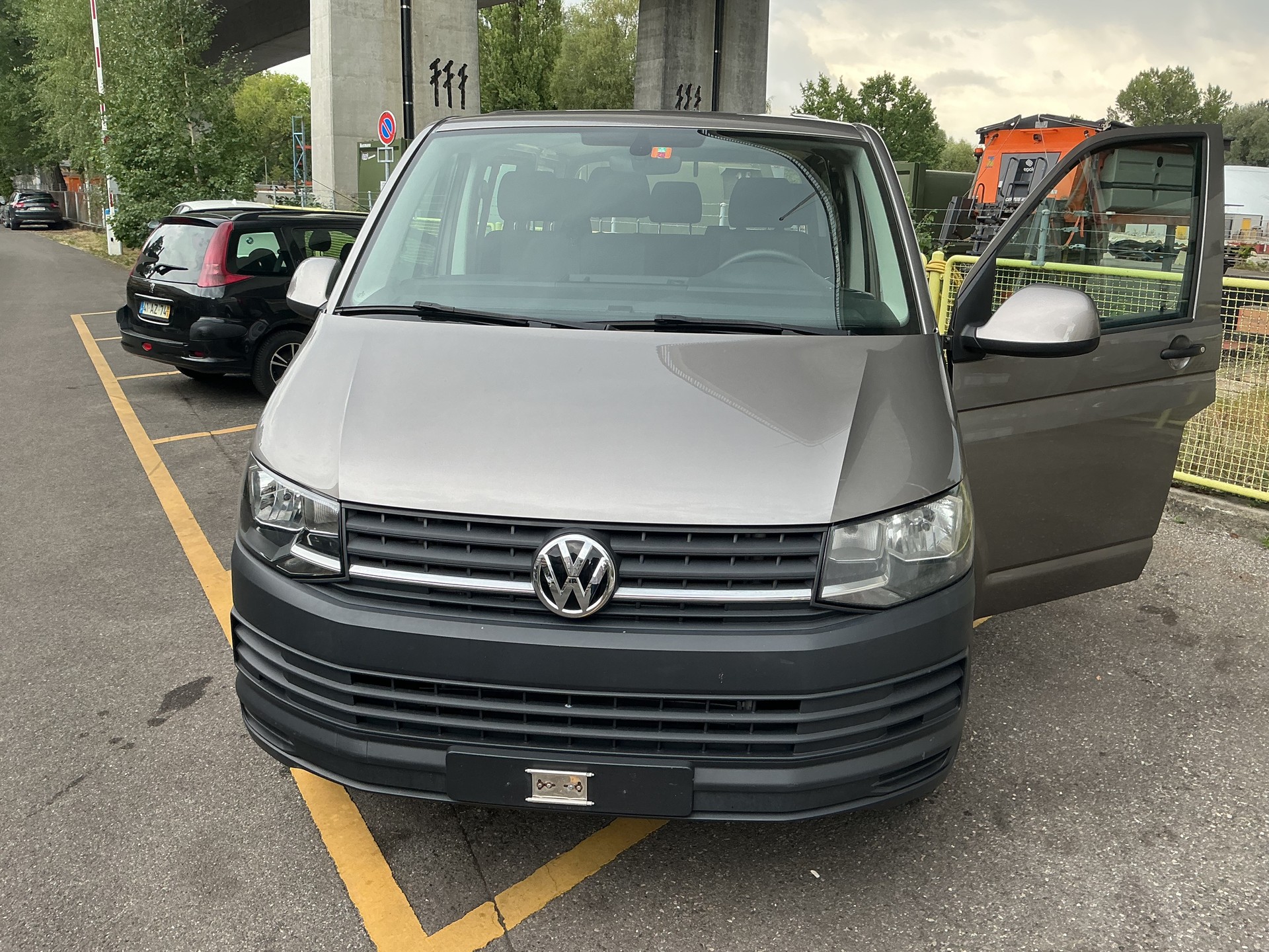 VW T6 Caravelle 2.0 TSI Trendline DSG LWB-image-8