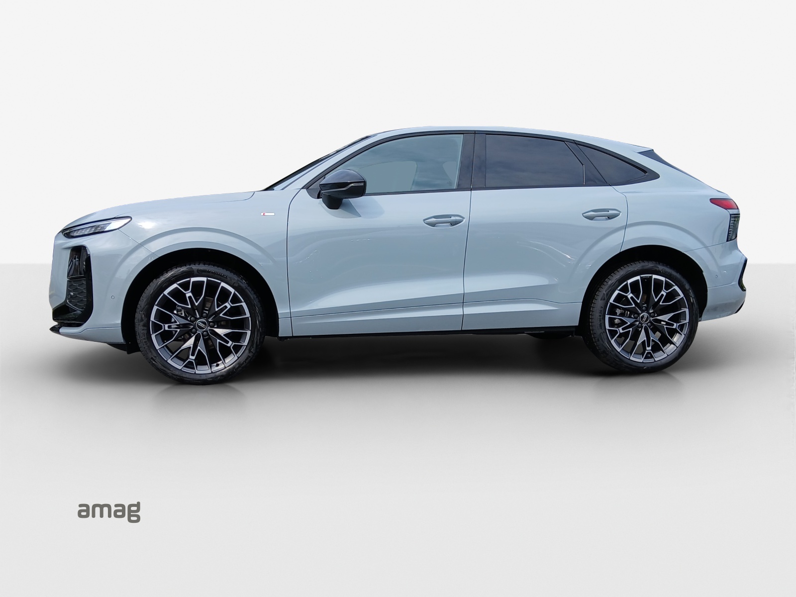 AUDI Q3 Sportback 110 kW TFSI S tronic-image-1