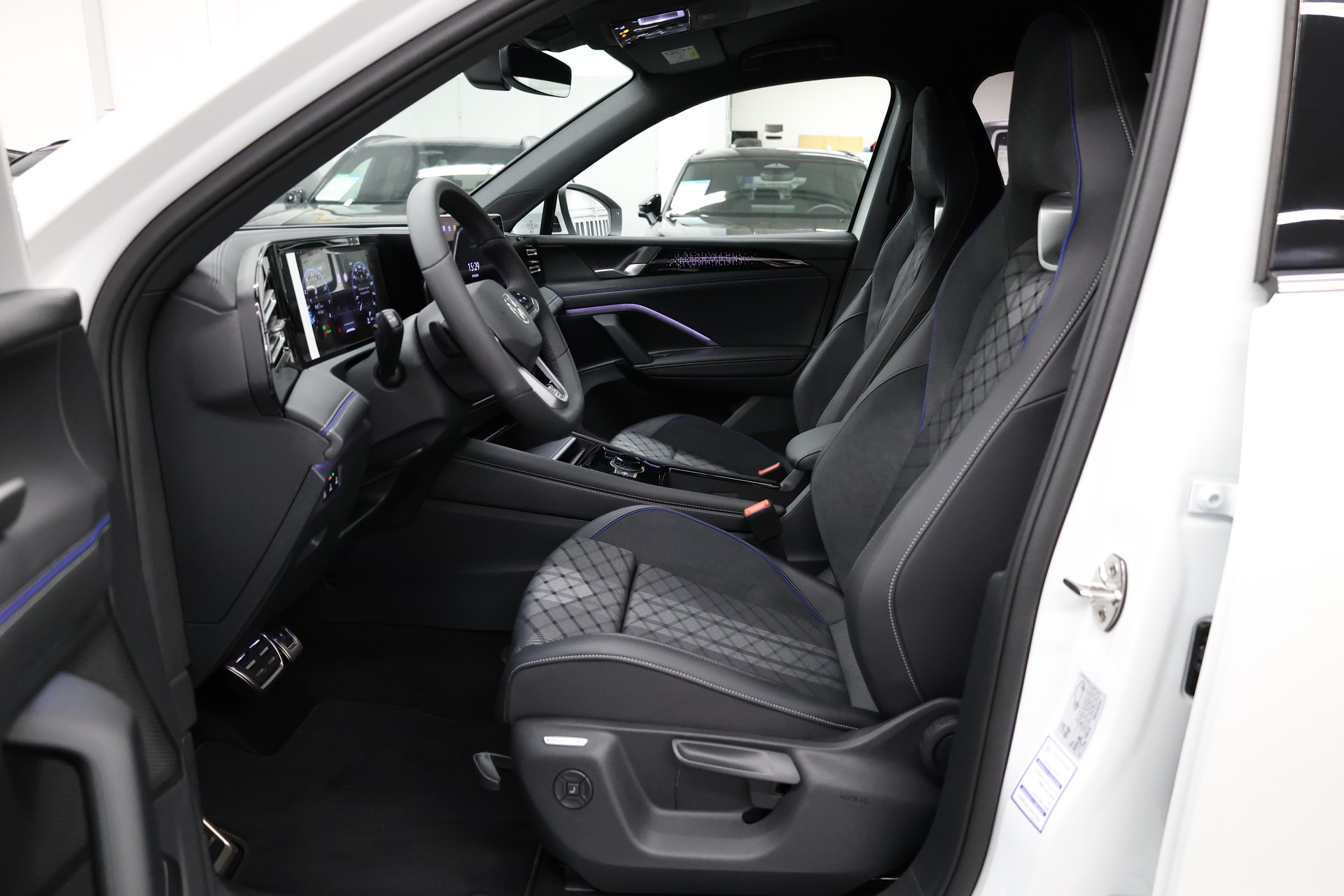 VW Tiguan 1.5 TSI R-Line DSG-image-17