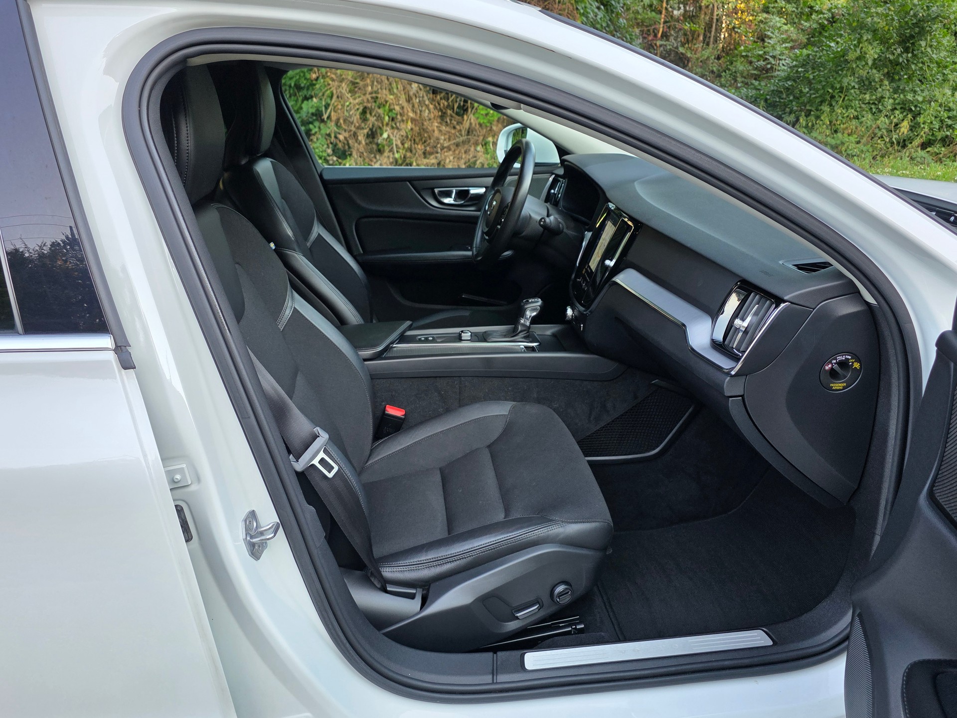 VOLVO V60 T6 AWD Momentum Geartronic / Neu ab mfk.-image-7