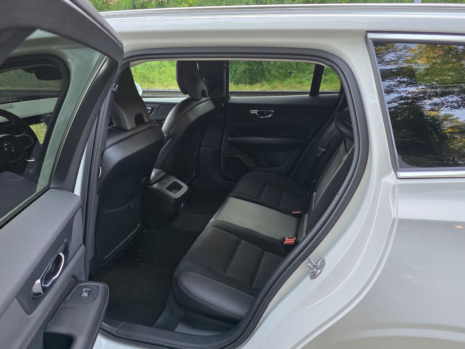 VOLVO V60 T6 AWD Momentum Geartronic / Neu ab mfk.-image-8