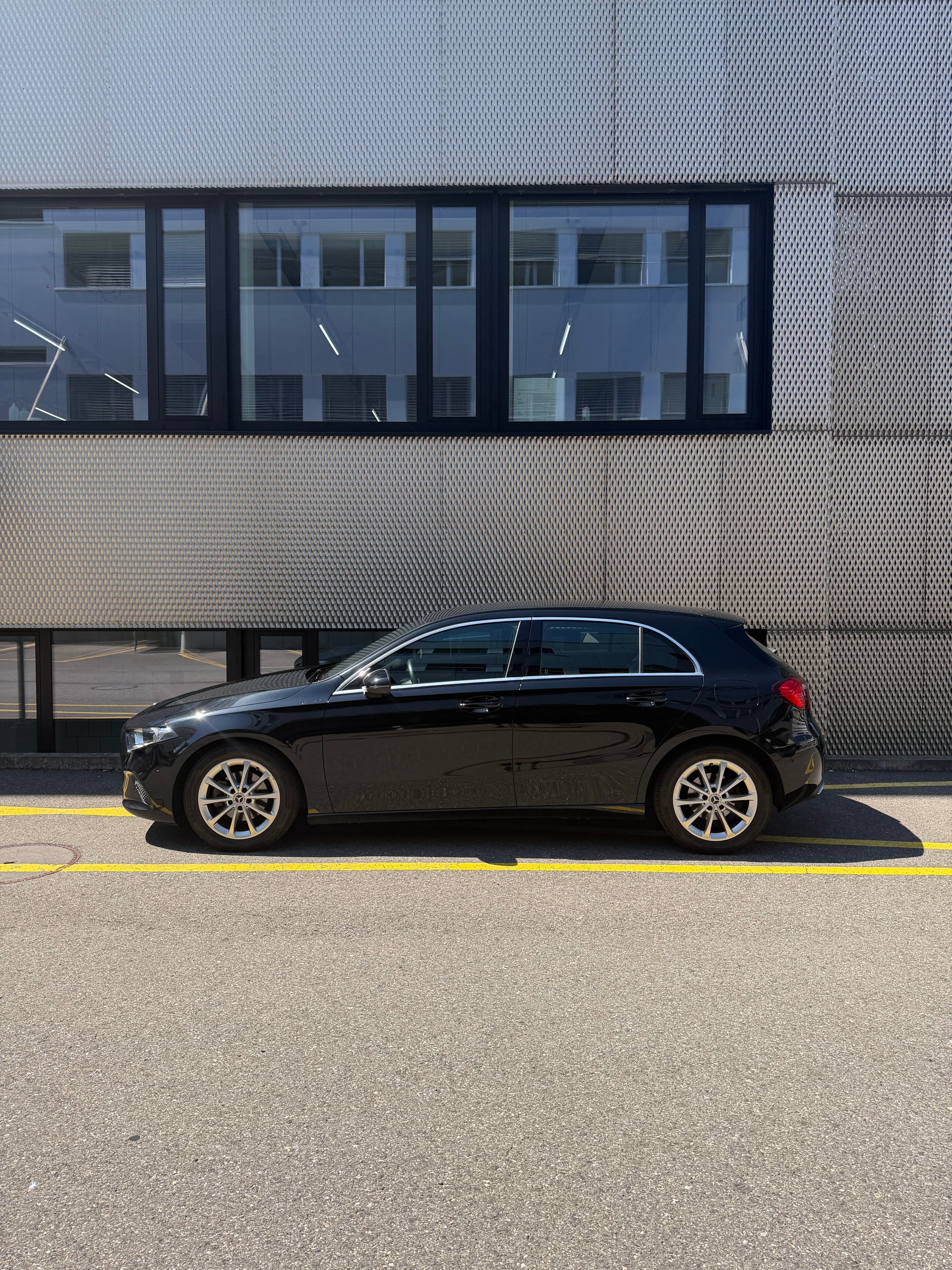 MERCEDES-BENZ A 180 Style 7G-DCT-image-1