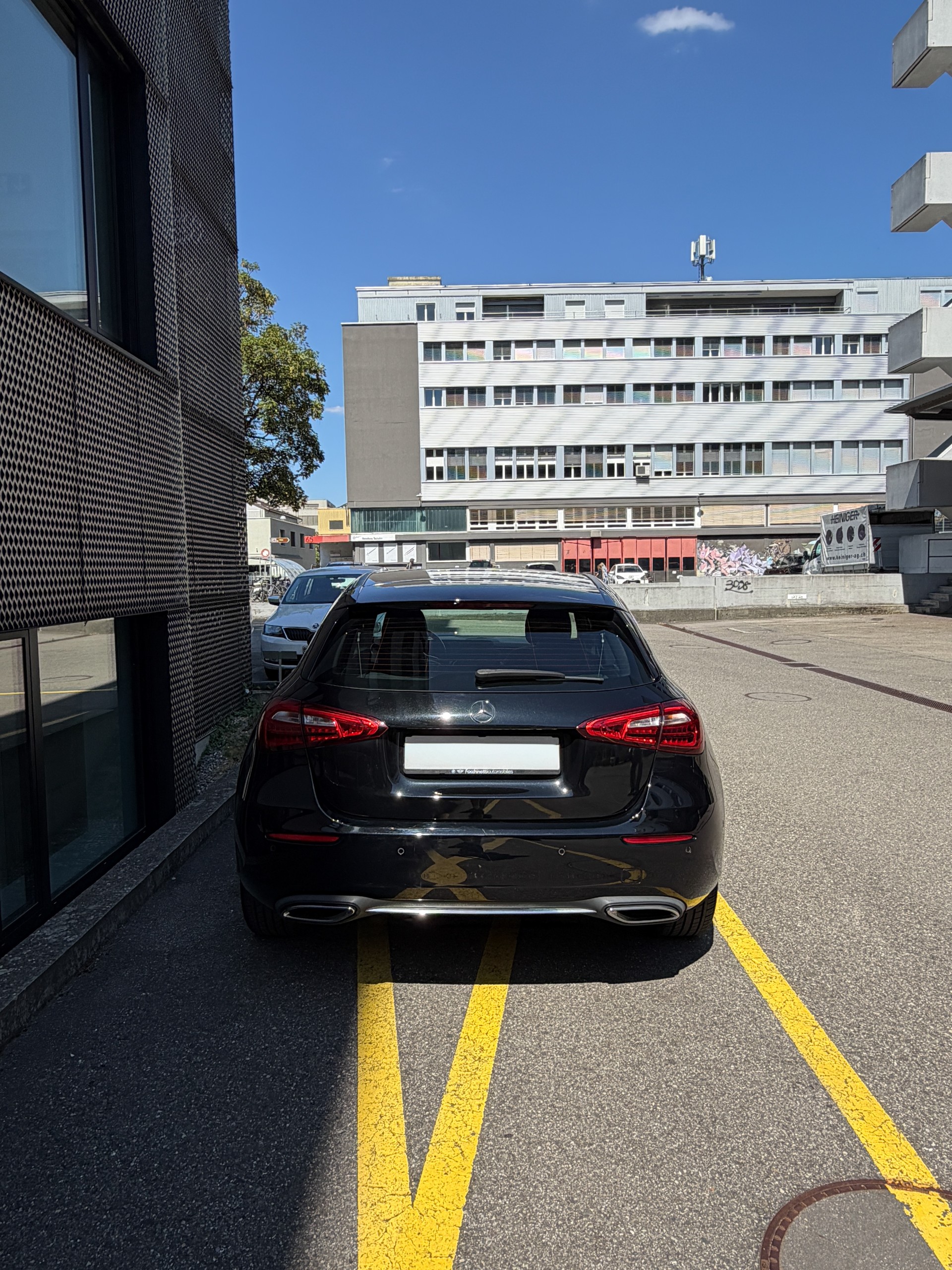 MERCEDES-BENZ A 180 Style 7G-DCT-image-7