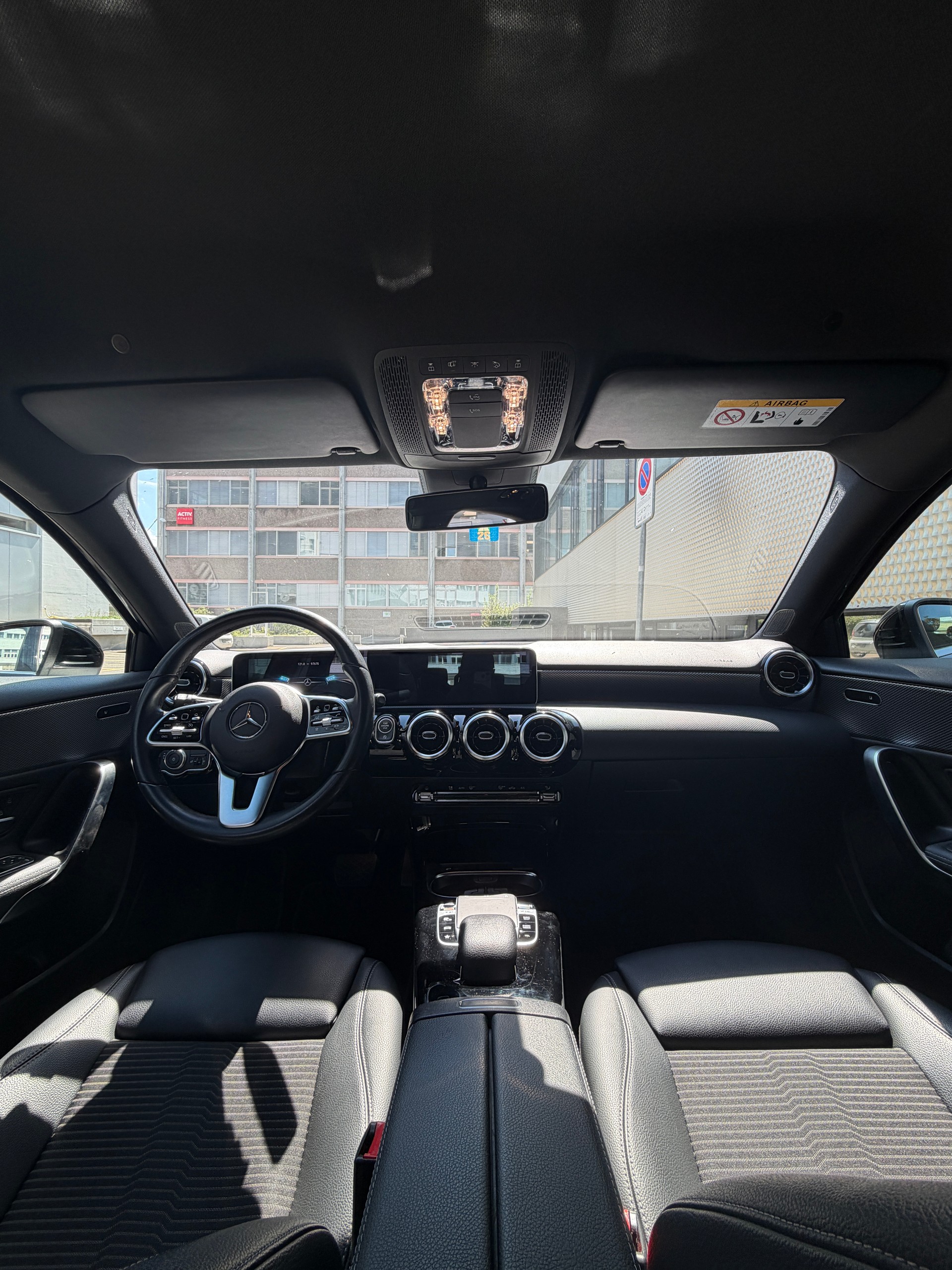 MERCEDES-BENZ A 180 Style 7G-DCT-image-9