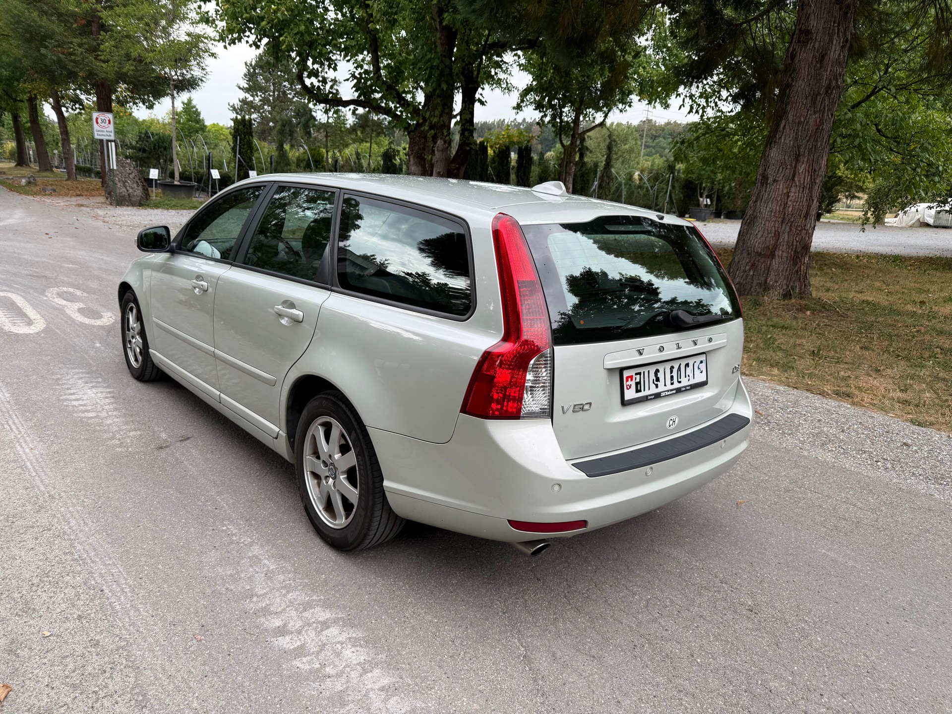 VOLVO V50 D3 Kinetic Geartronic-image-3