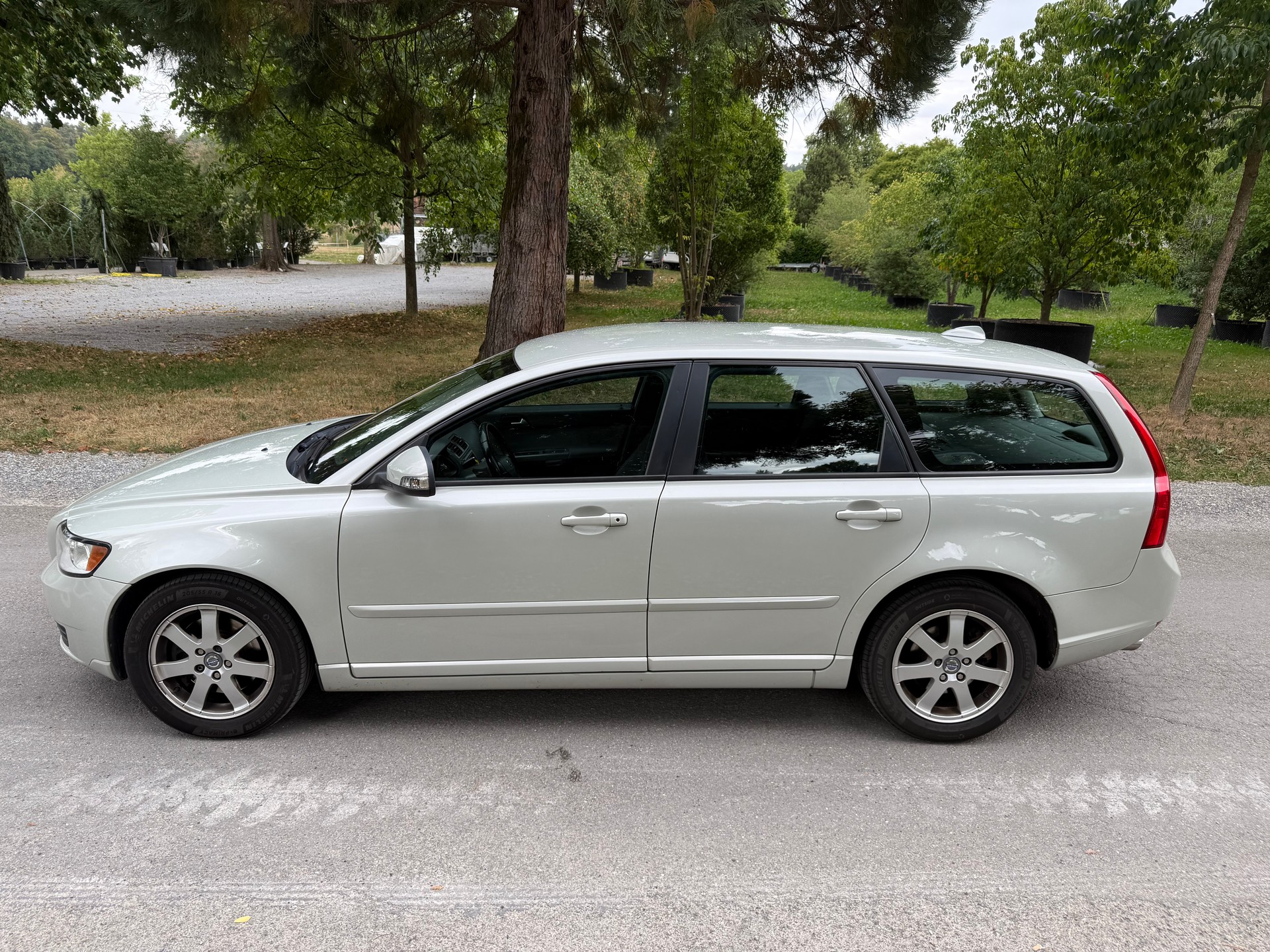 VOLVO V50 D3 Kinetic Geartronic-image-2
