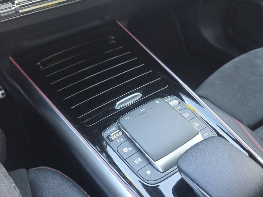 MERCEDES-BENZ B 250 AMG Line 4matic-image-18