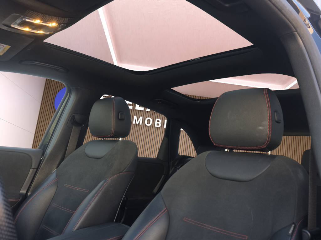 MERCEDES-BENZ B 250 AMG Line 4matic-image-11
