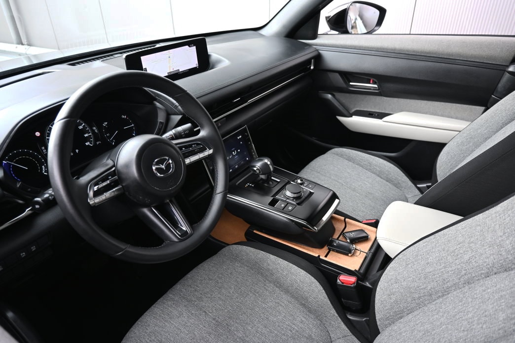 MAZDA MX-30 e-Skyactiv Ambition-image-9