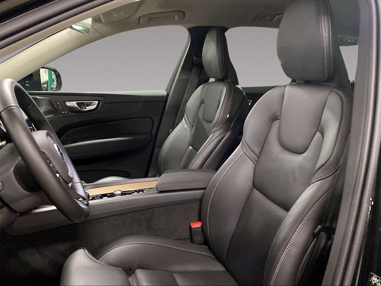 VOLVO XC60 2.0 T8 TE Plus Dark eAWD-image-7