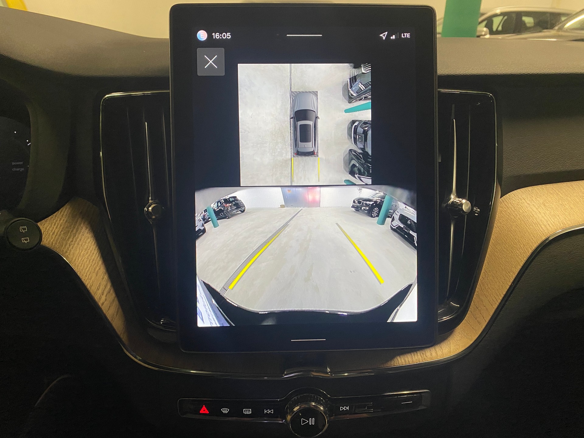 VOLVO XC60 2.0 T8 TE Plus Dark eAWD-image-13