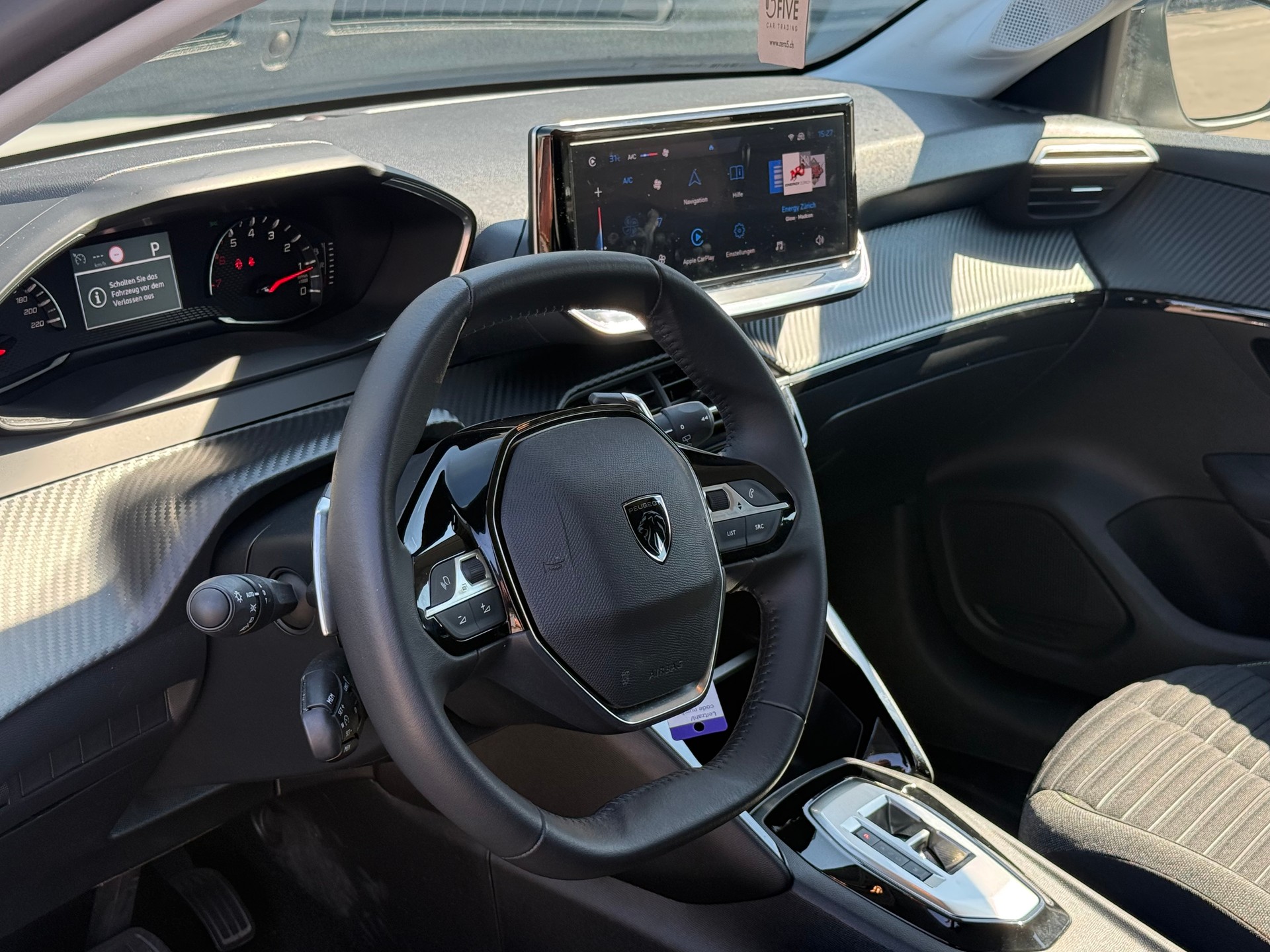 PEUGEOT 208 1.2 PureTech Active EAT8-image-5