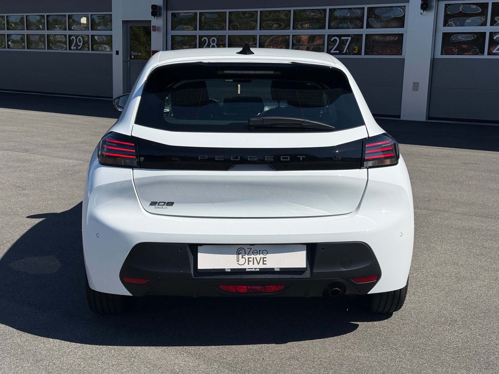 PEUGEOT 208 1.2 PureTech Active EAT8-image-3