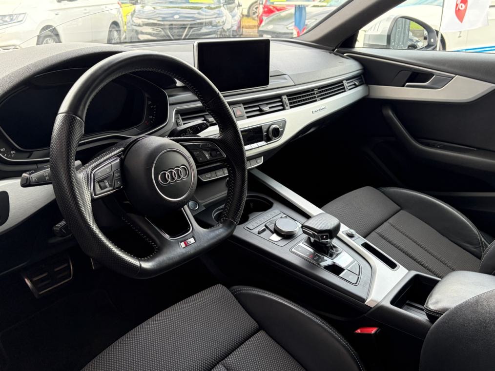 AUDI A4 Avant 2.0 TDi S line quattro-image-3