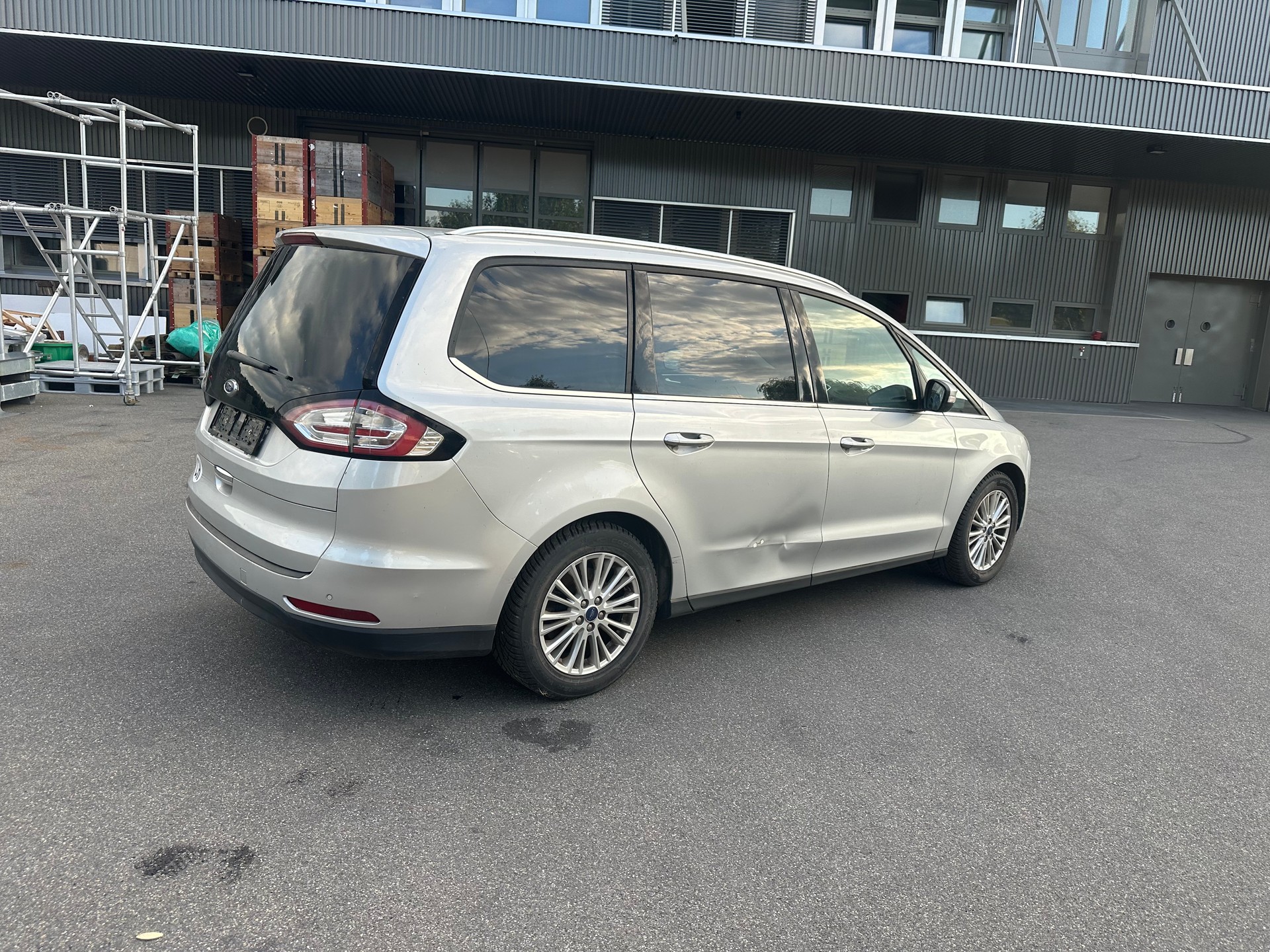 FORD Galaxy 2.0 TDCi Trend AWD PowerShift-image-6
