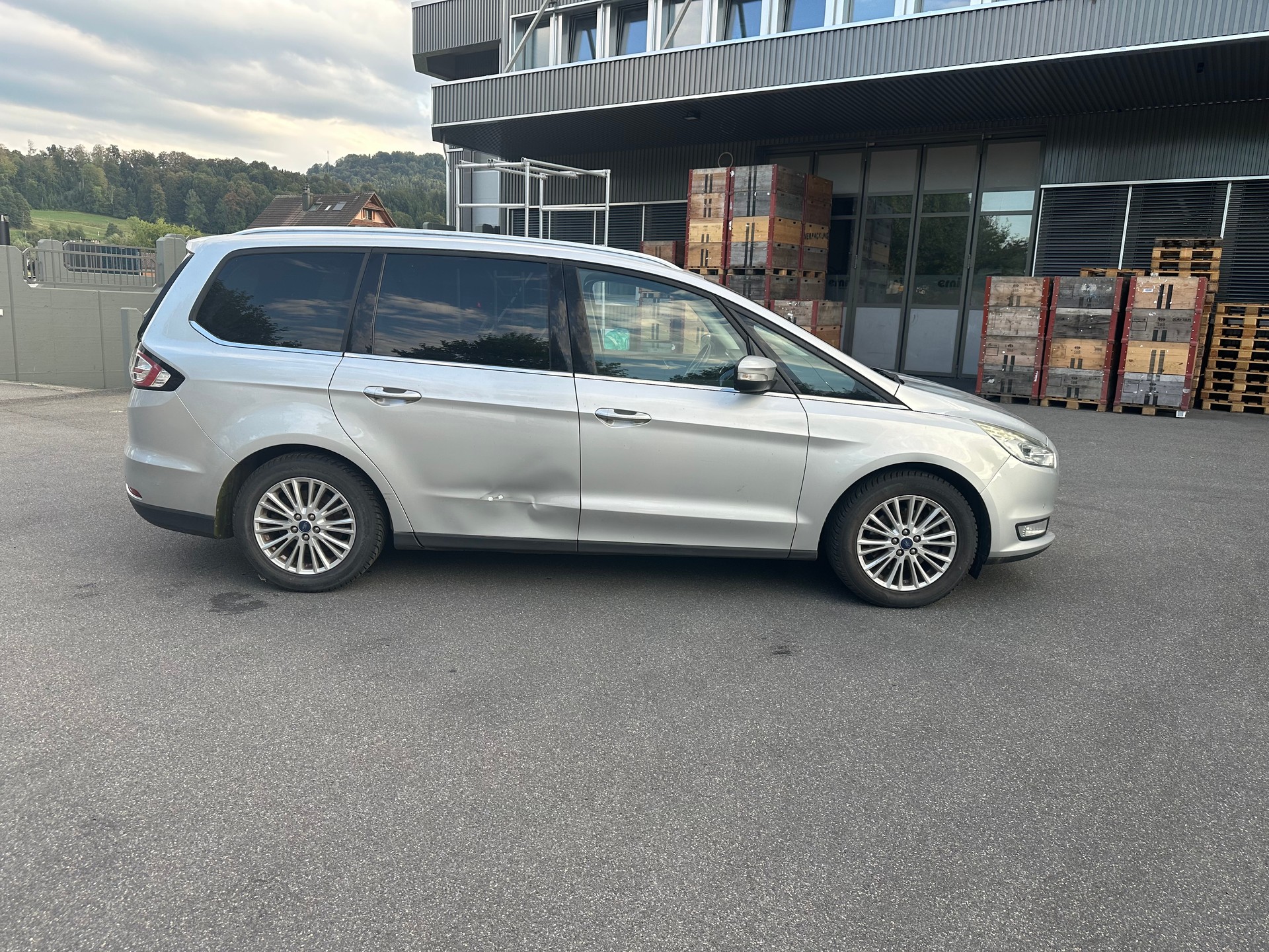 FORD Galaxy 2.0 TDCi Trend AWD PowerShift-image-4