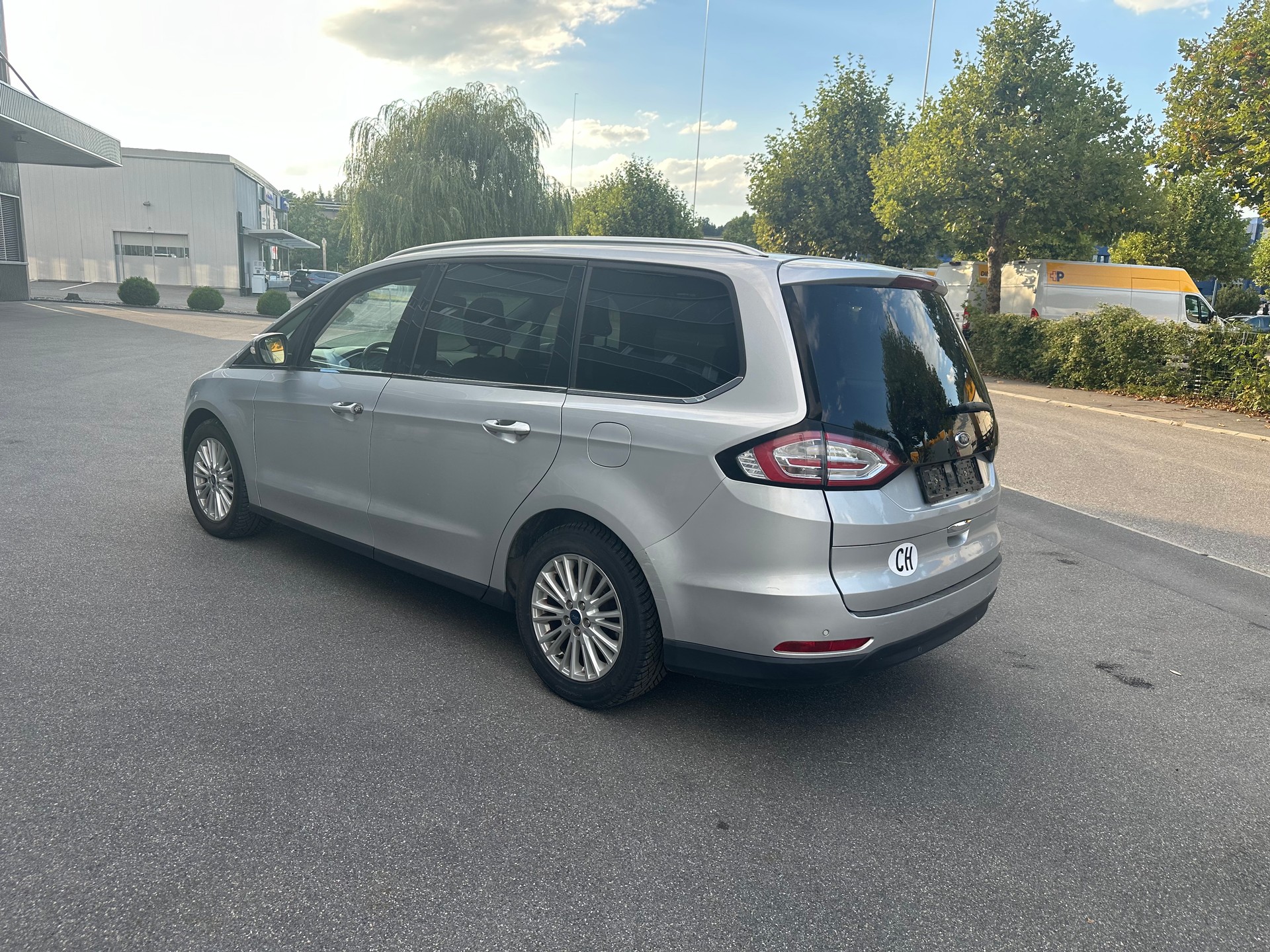 FORD Galaxy 2.0 TDCi Trend AWD PowerShift-image-8