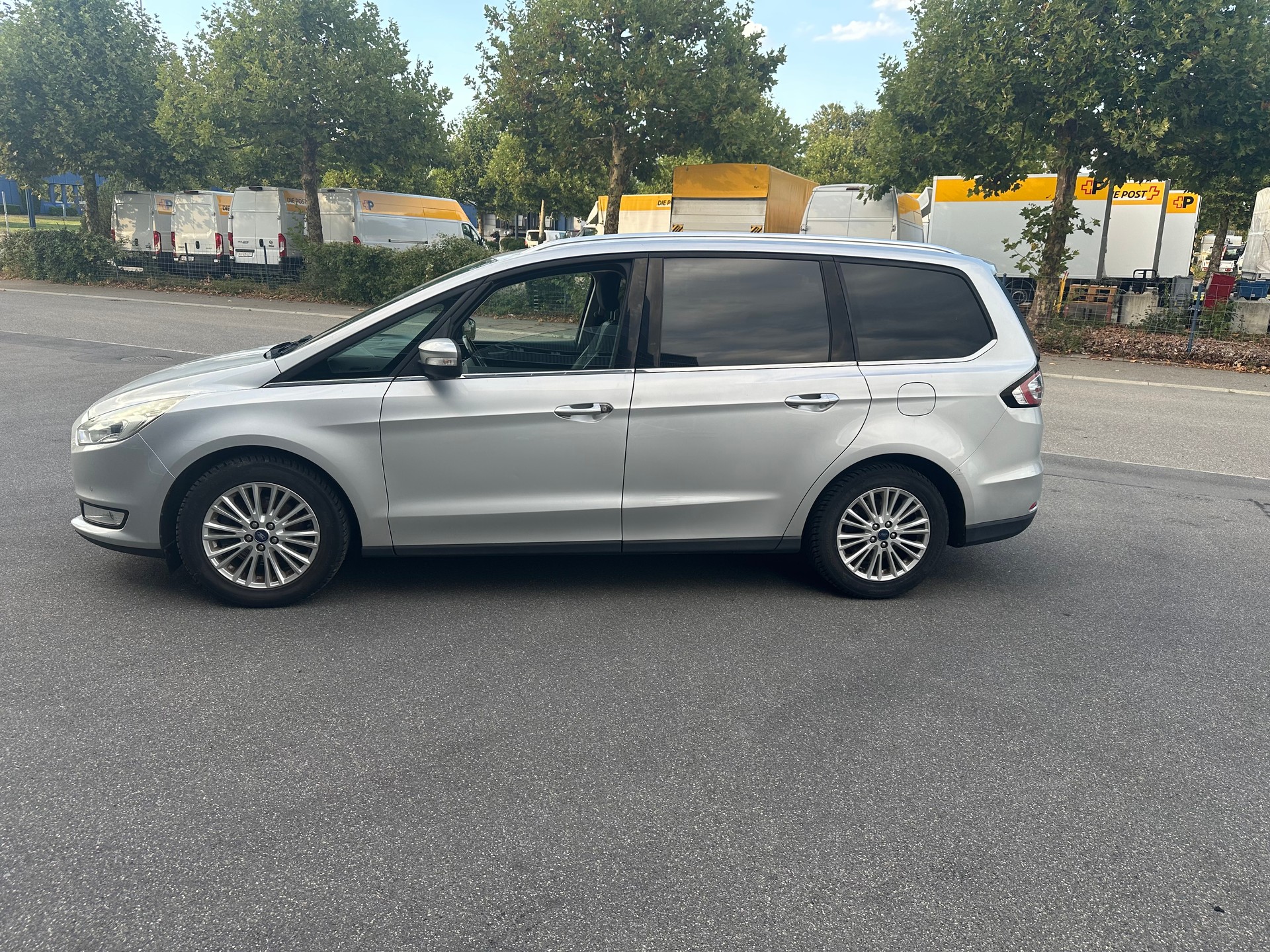 FORD Galaxy 2.0 TDCi Trend AWD PowerShift-image-1