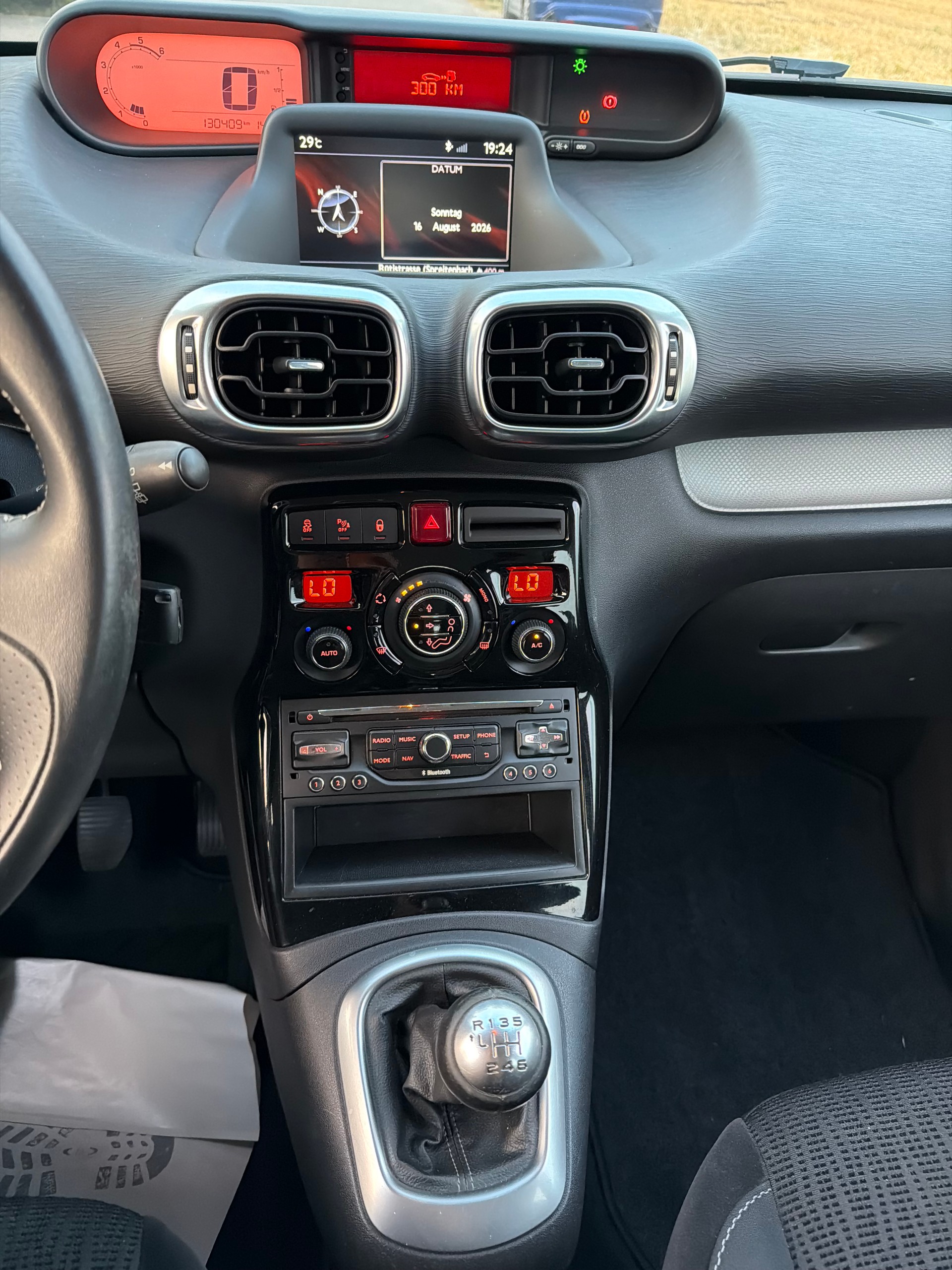CITROEN C3 Picasso 1.6 HDi Exclusive-image-8