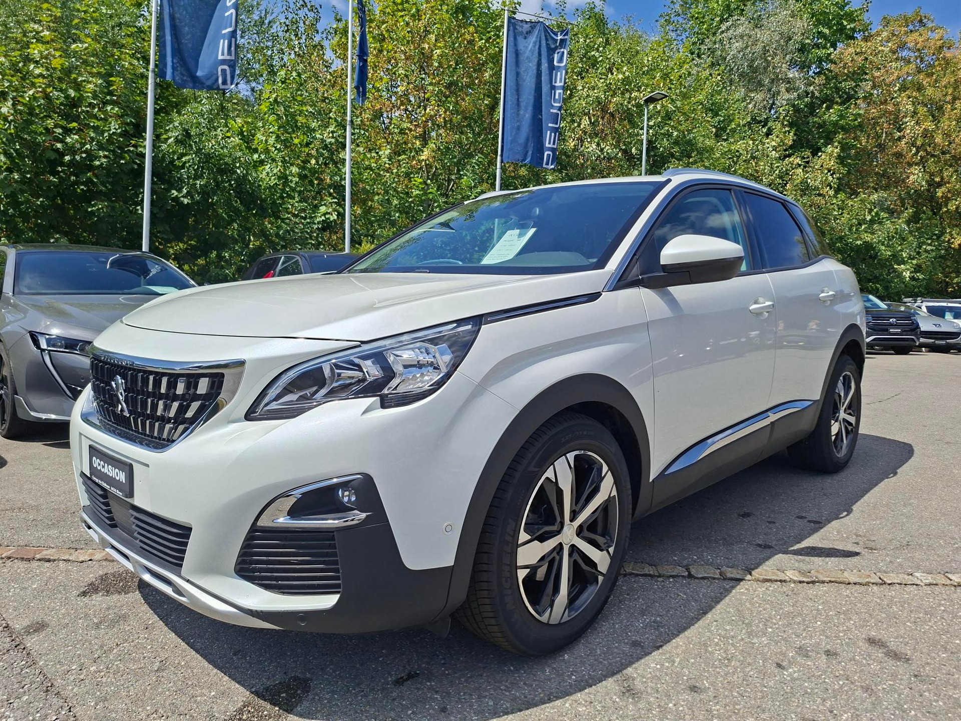 PEUGEOT 3008 1.2 PureTech Allure EAT-image-9