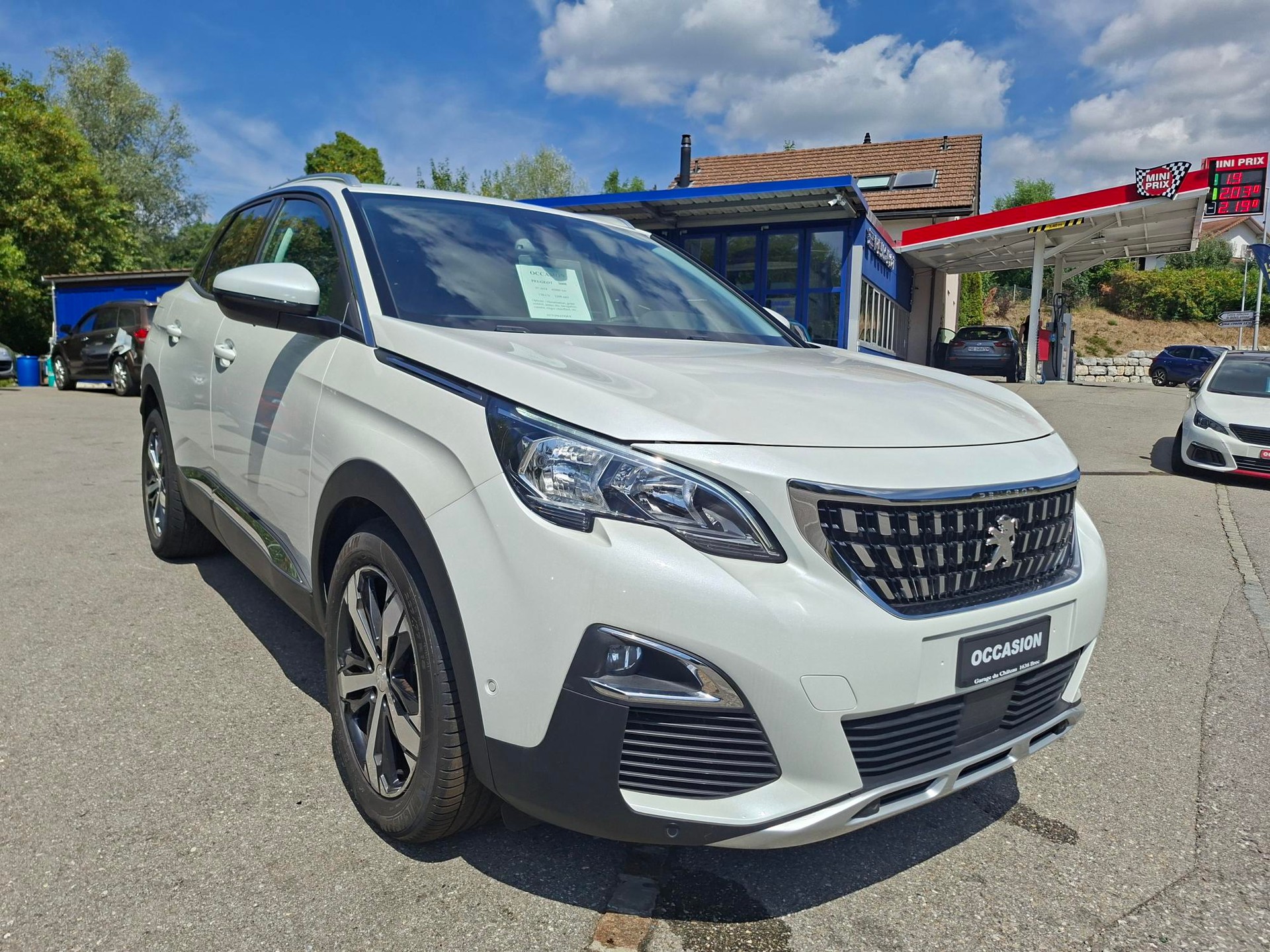 PEUGEOT 3008 1.2 PureTech Allure EAT-image-7