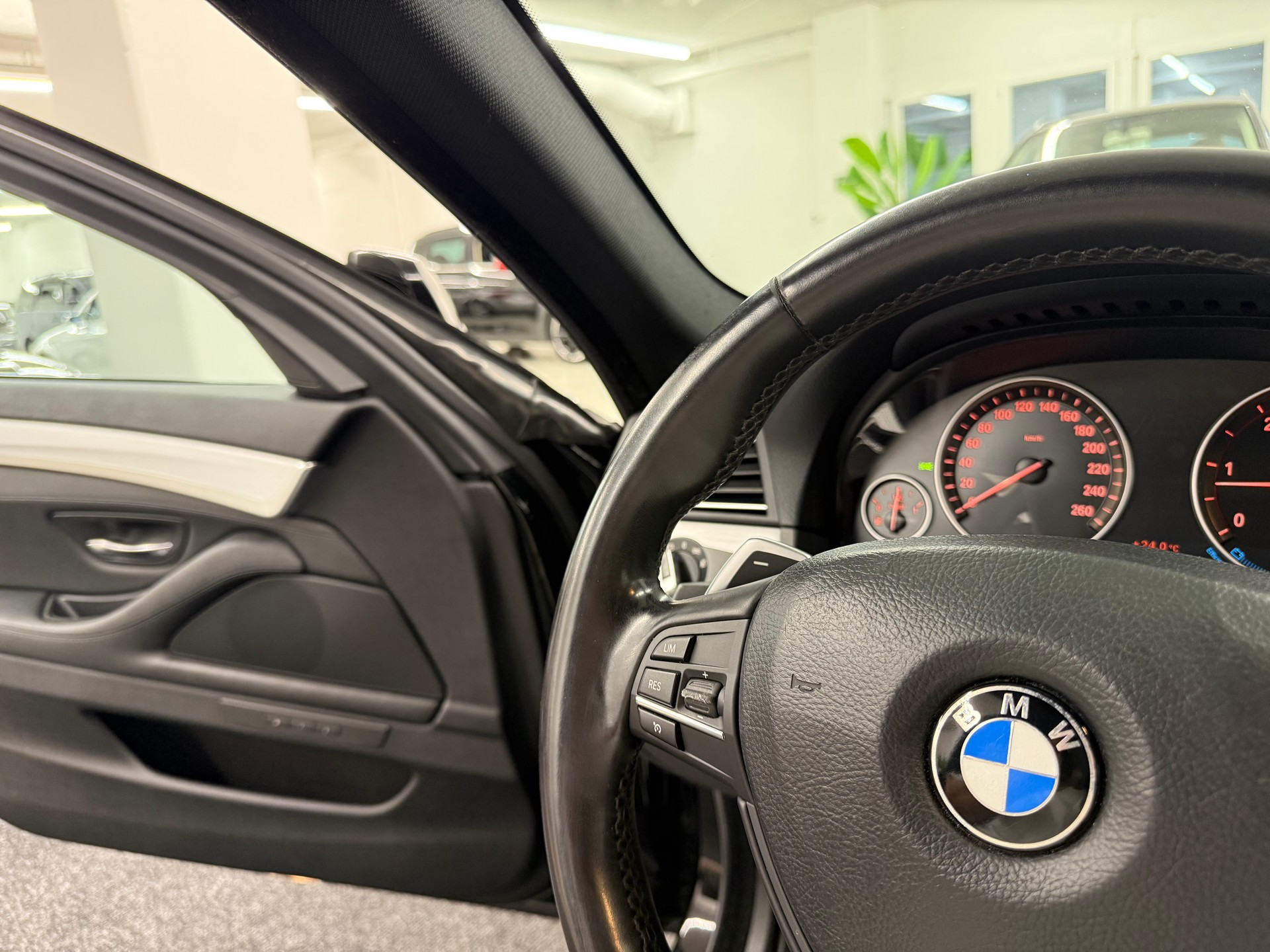 BMW 535d Touring Steptronic M-Paket-image-22