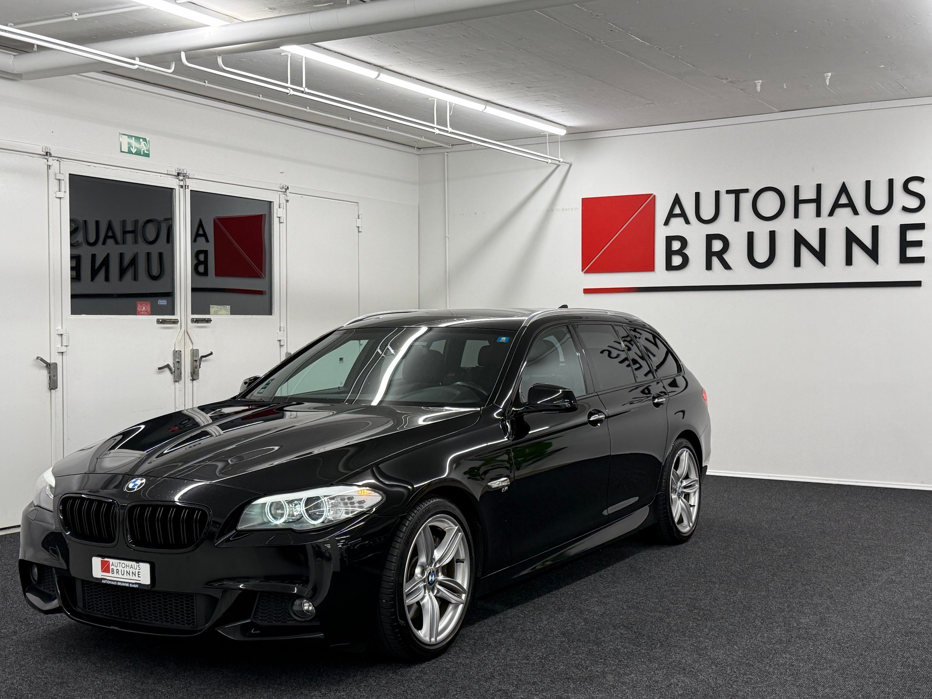 BMW 535d Touring Steptronic M-Paket-image-0