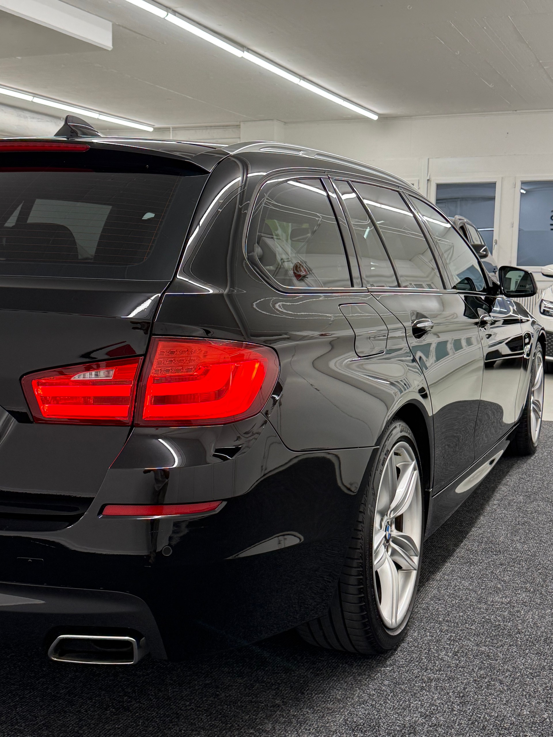 BMW 535d Touring Steptronic M-Paket-image-4