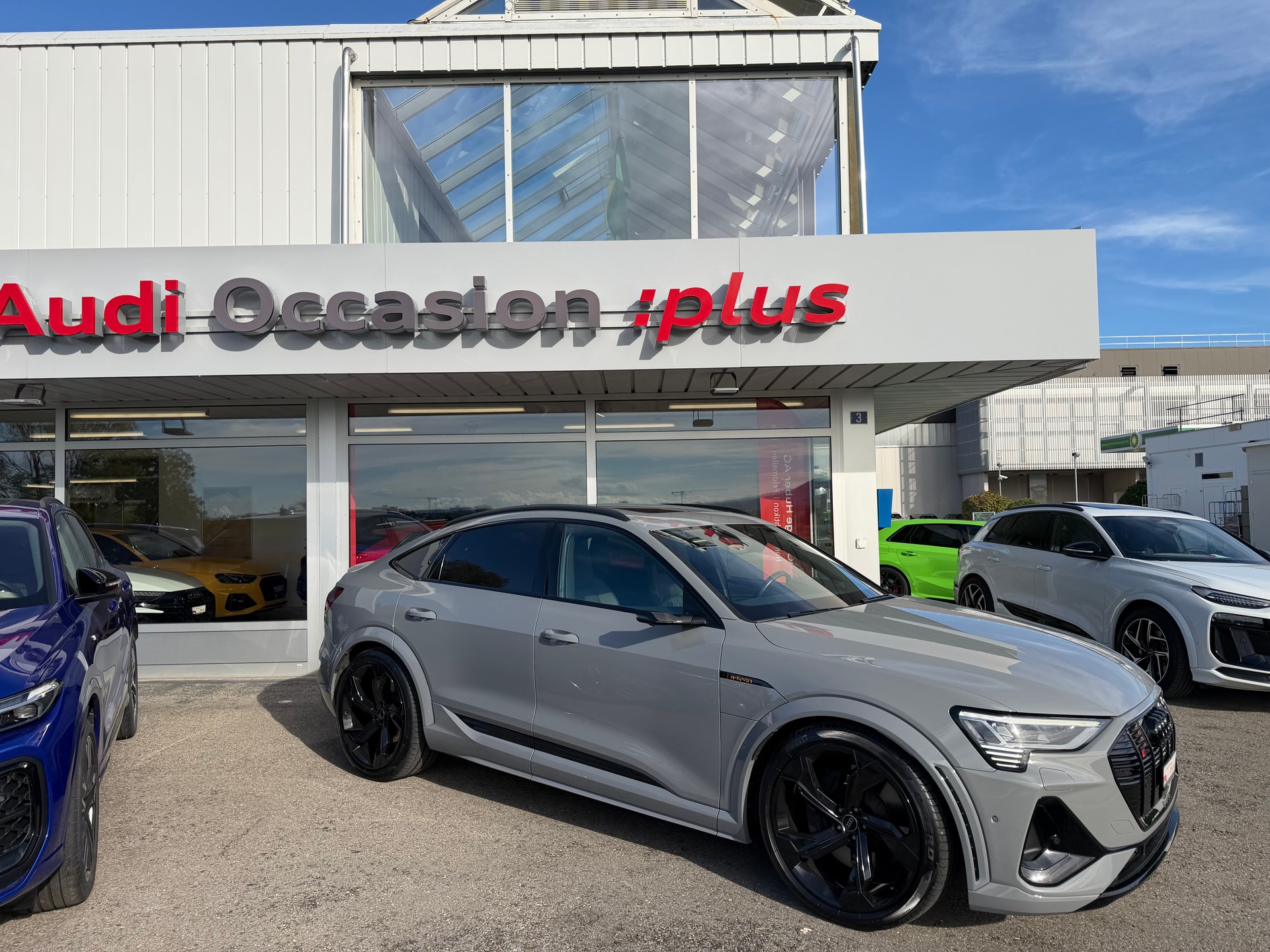 AUDI e-tron S Sportback quattro-image-1