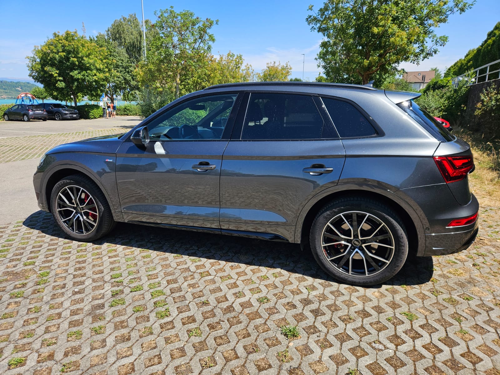 AUDI 2.0 40 TDI Black Edition quattro S-Tronic-image-1