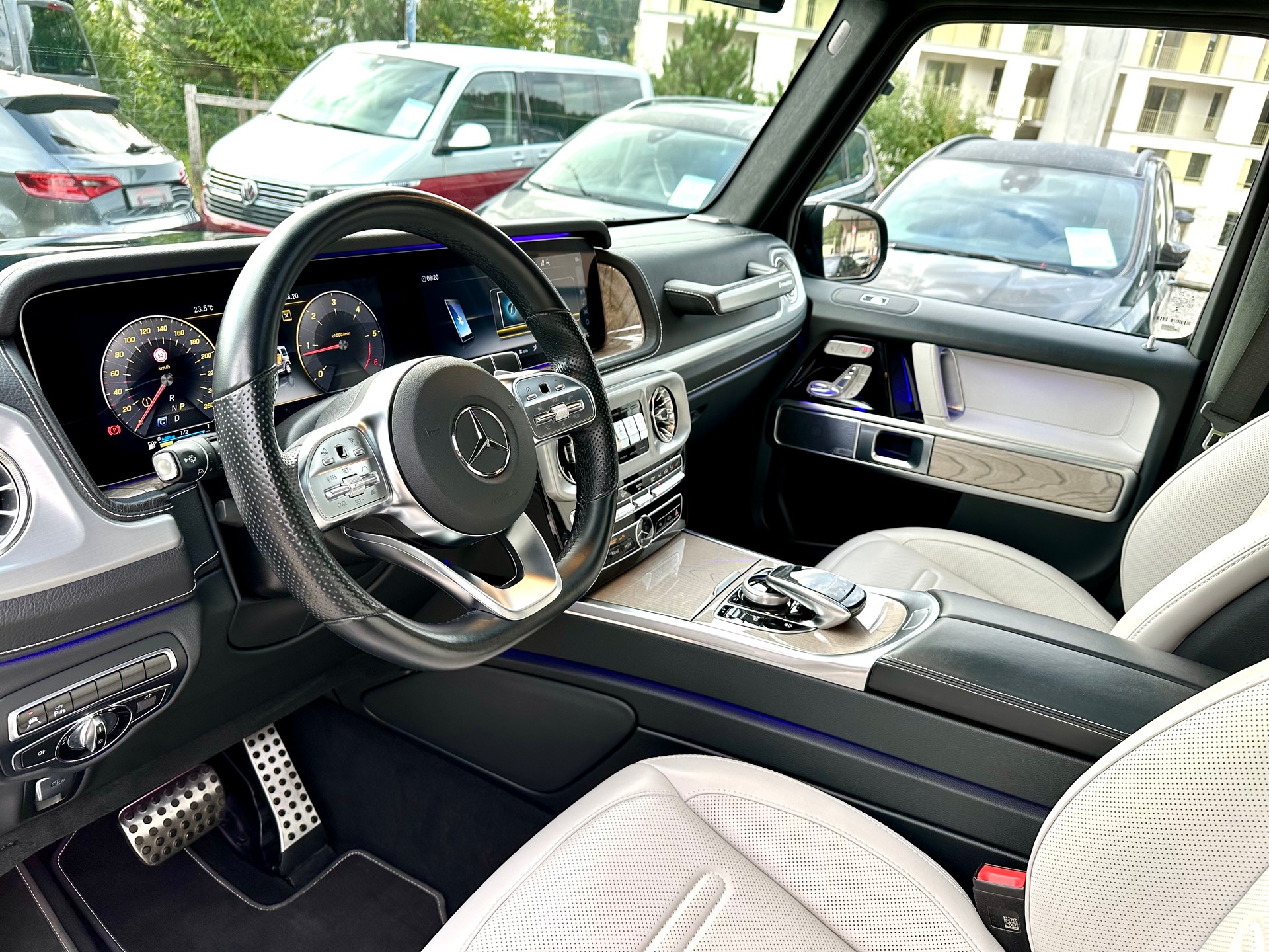 MERCEDES-BENZ G 400 d 9G-Tronic-image-8