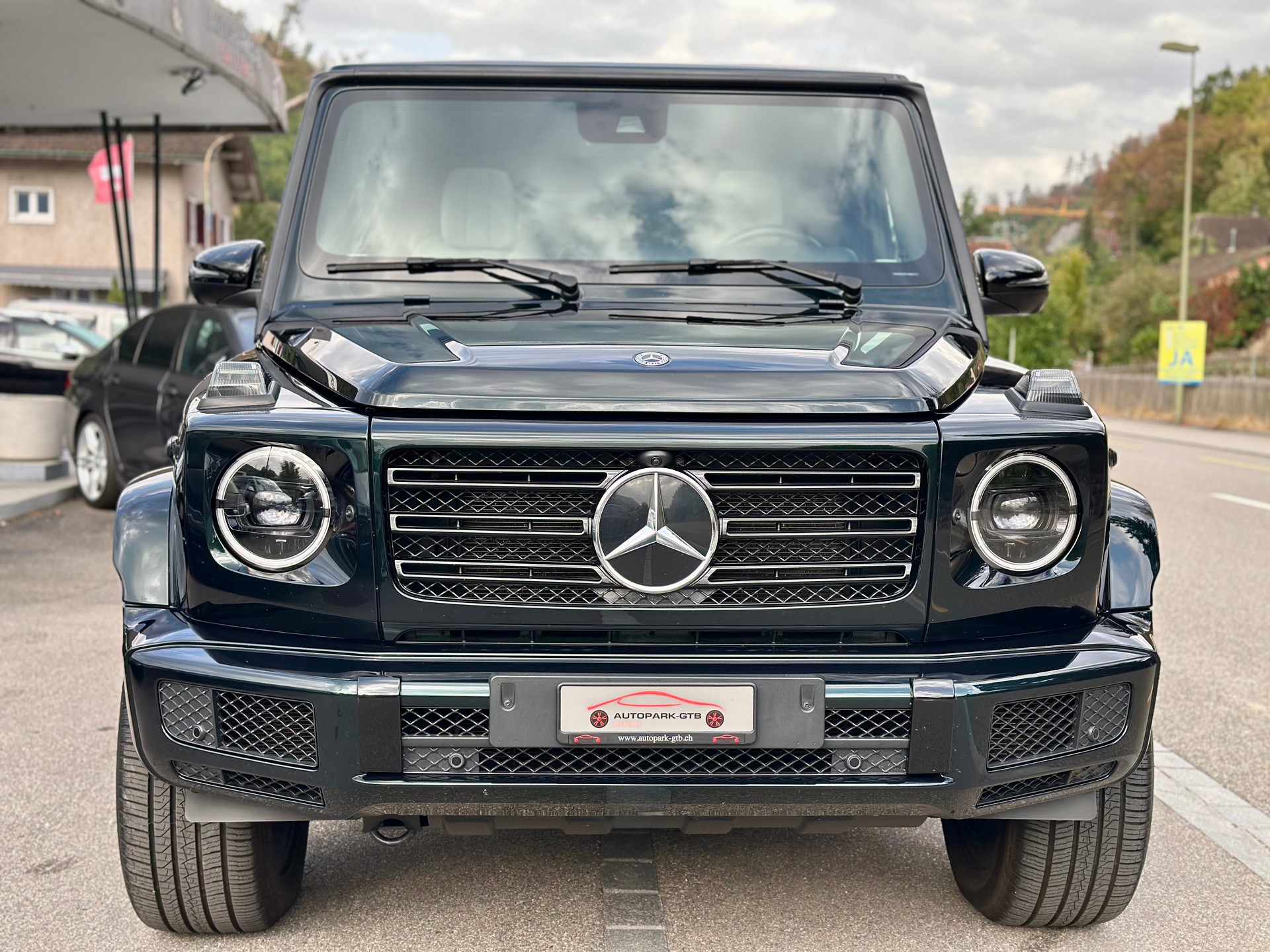 MERCEDES-BENZ G 400 d 9G-Tronic-showroom-element-2