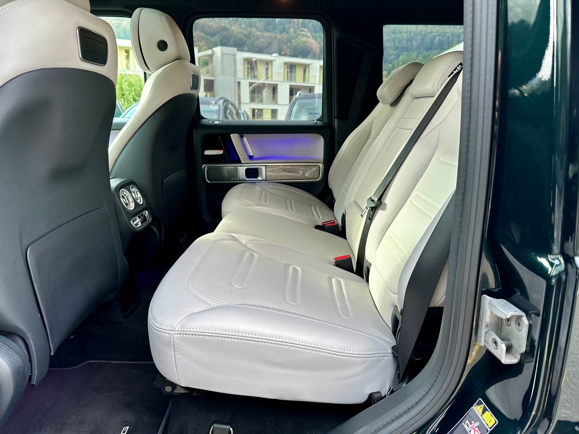 MERCEDES-BENZ G 400 d 9G-Tronic-image-16